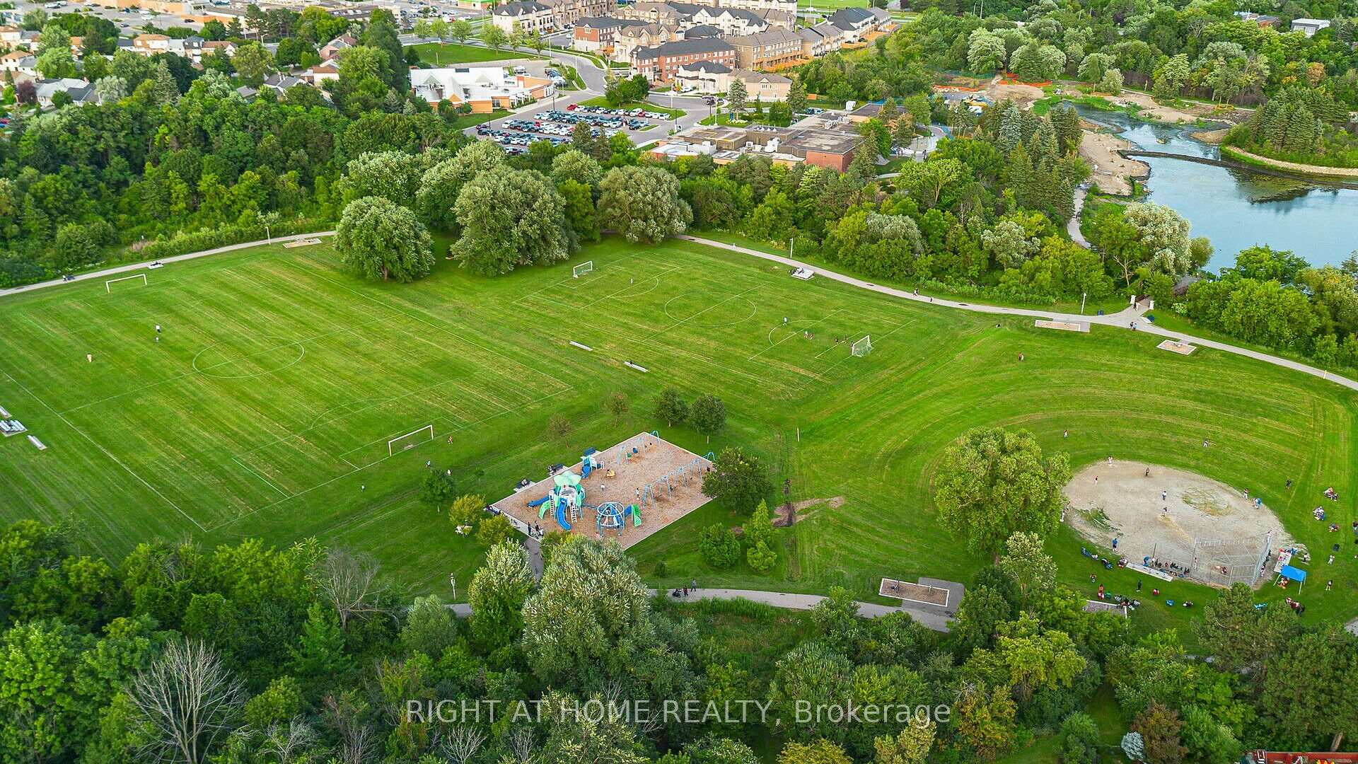 Photo 31 of 16 Holgate Court, Brampton, Heart Lake West — HOMEH