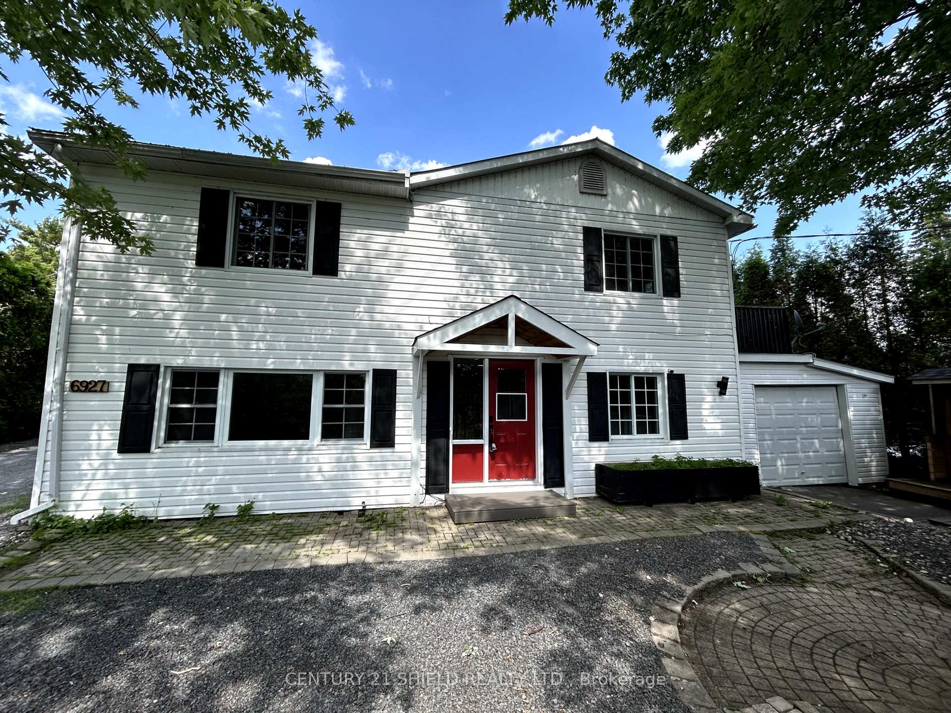 Front of 6927 Salem Lane