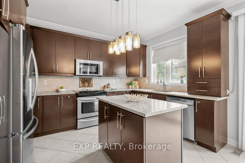 Photo 4 of 47 Steel Drive, Aurora, Bayview Northeast — HOMEH