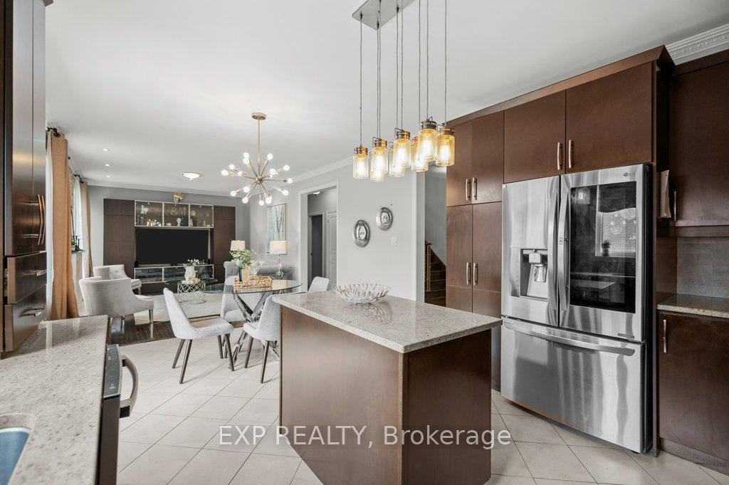 Photo 5 of 47 Steel Drive, Aurora, Bayview Northeast — HOMEH