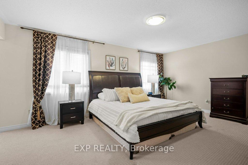 Photo 11 of 47 Steel Drive, Aurora, Bayview Northeast — HOMEH