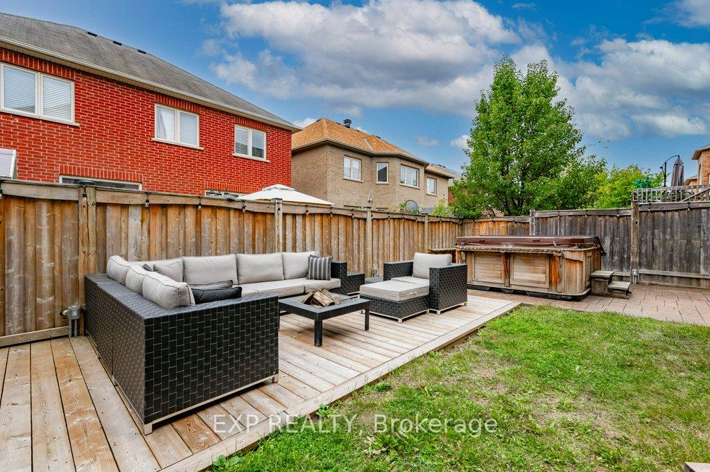 Photo 31 of 47 Steel Drive, Aurora, Bayview Northeast — HOMEH
