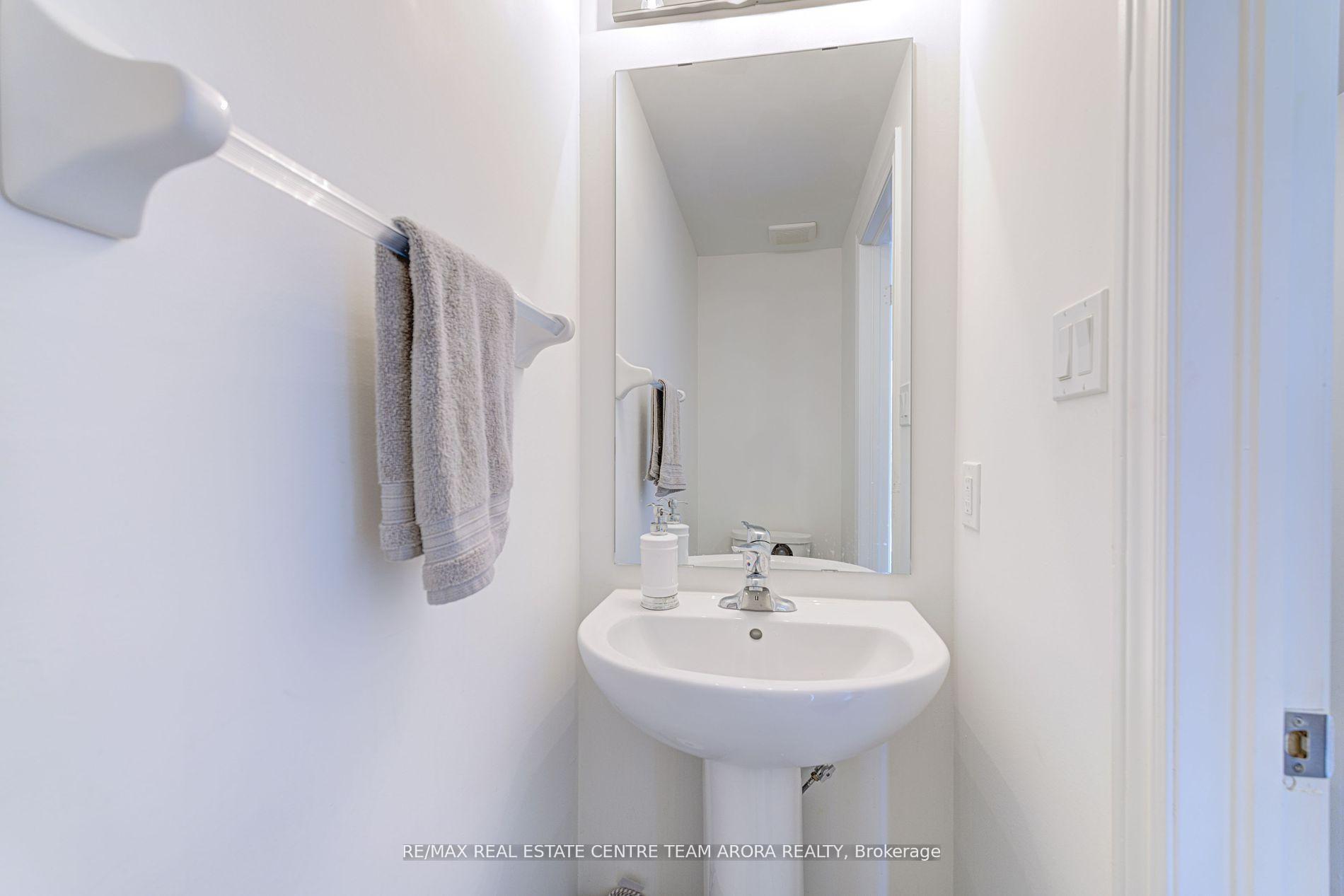 Photo 8 of 420 Salem Road S, Ajax, South East — HOMEH