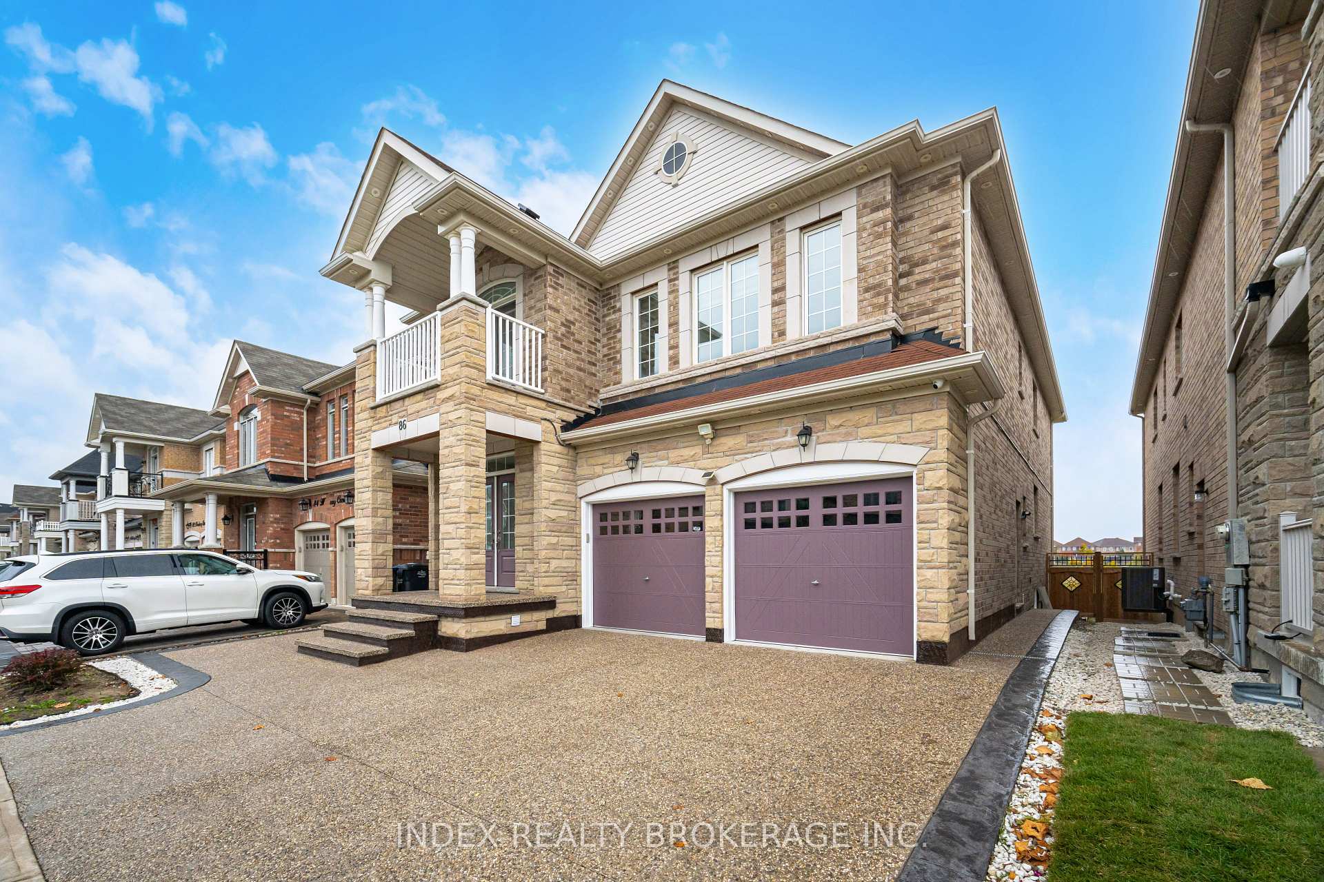 Photo 4 of 86 Hanbury Crescent, Brampton, Credit Valley — HOMEH