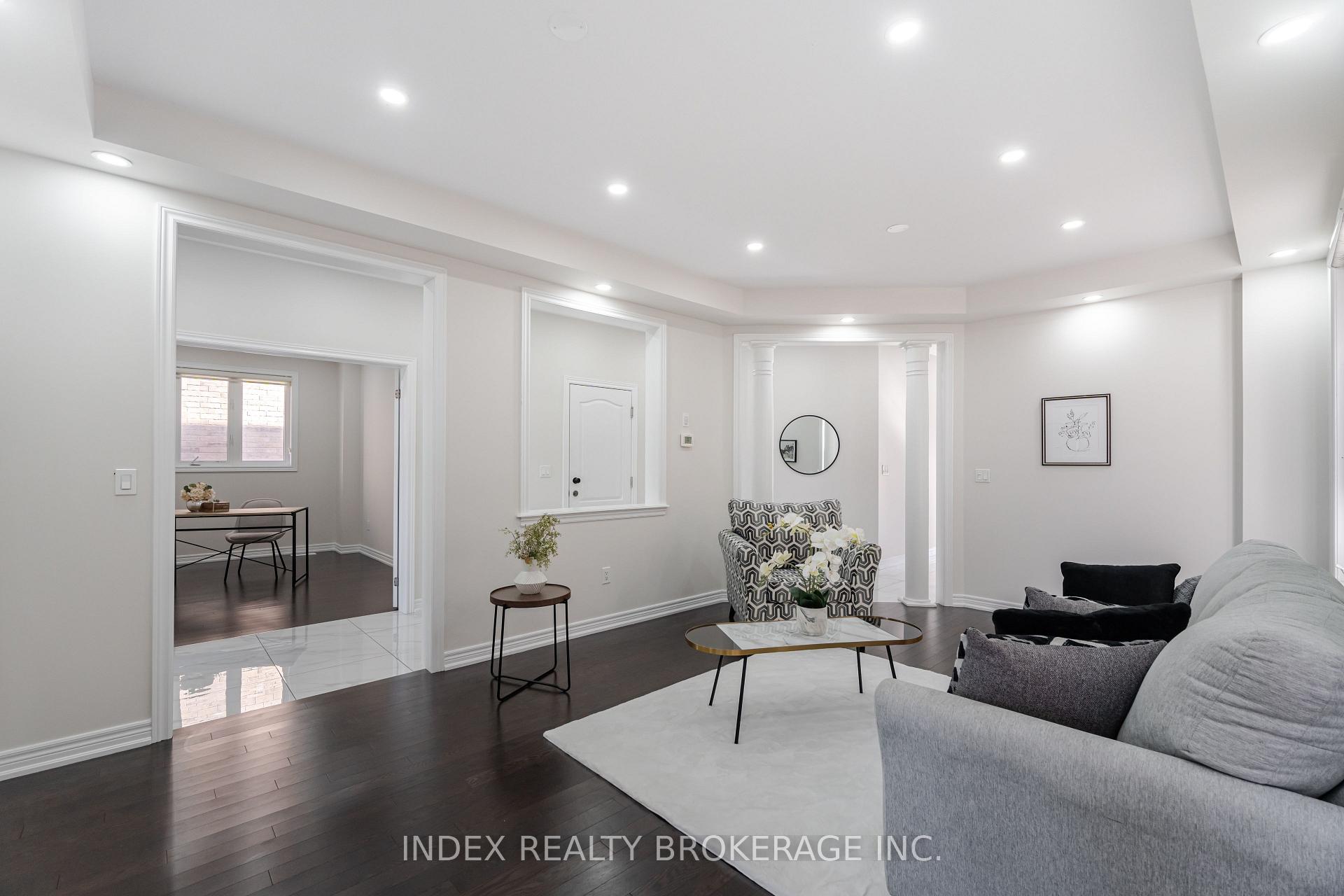 Photo 5 of 86 Hanbury Crescent, Brampton, Credit Valley — HOMEH