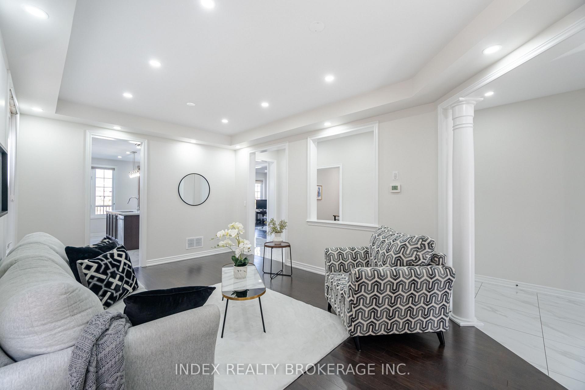 Photo 3 of 86 Hanbury Crescent, Brampton, Credit Valley — HOMEH
