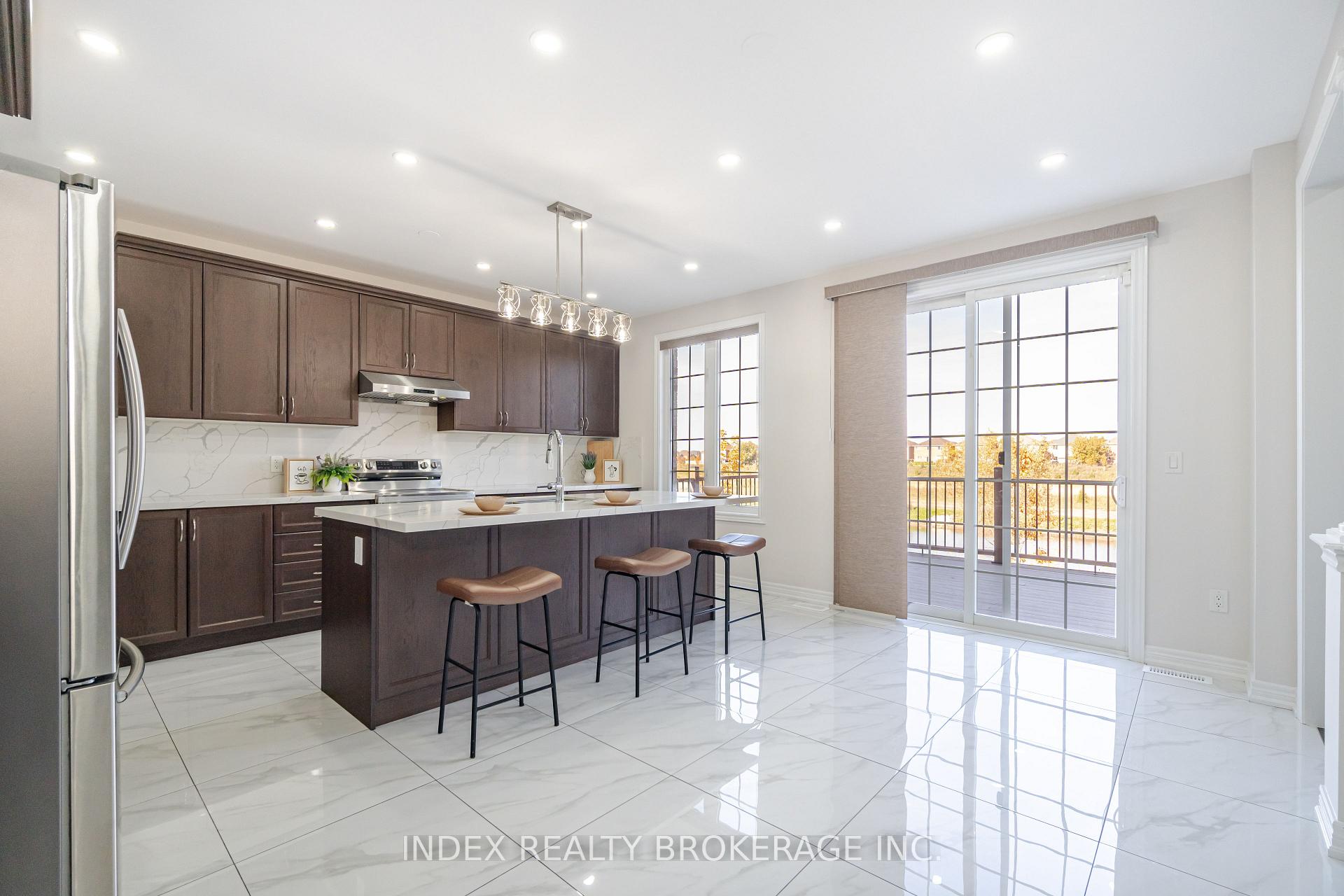 Photo 2 of 86 Hanbury Crescent, Brampton, Credit Valley — HOMEH