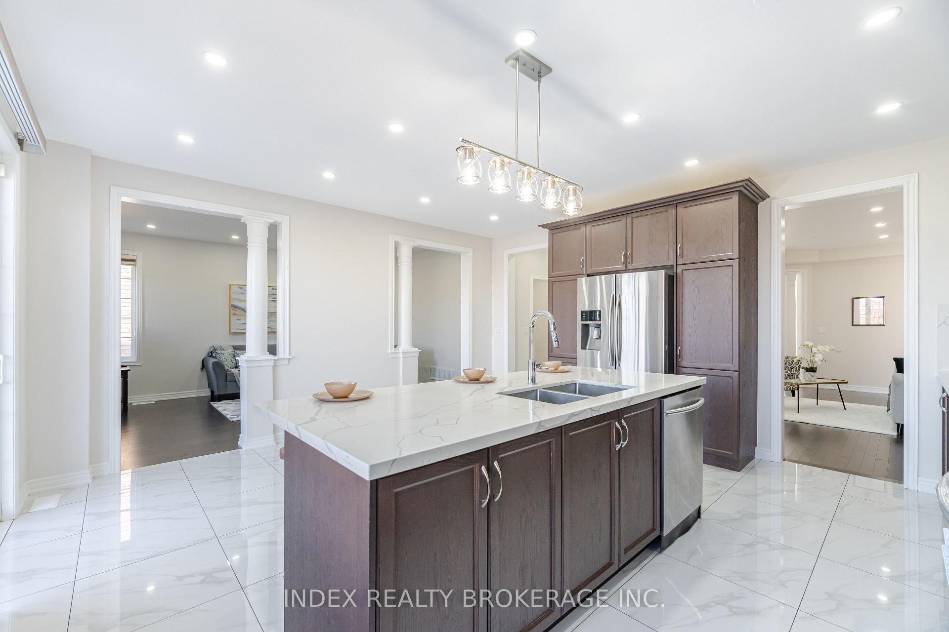 Photo 7 of 86 Hanbury Crescent, Brampton, Credit Valley — HOMEH