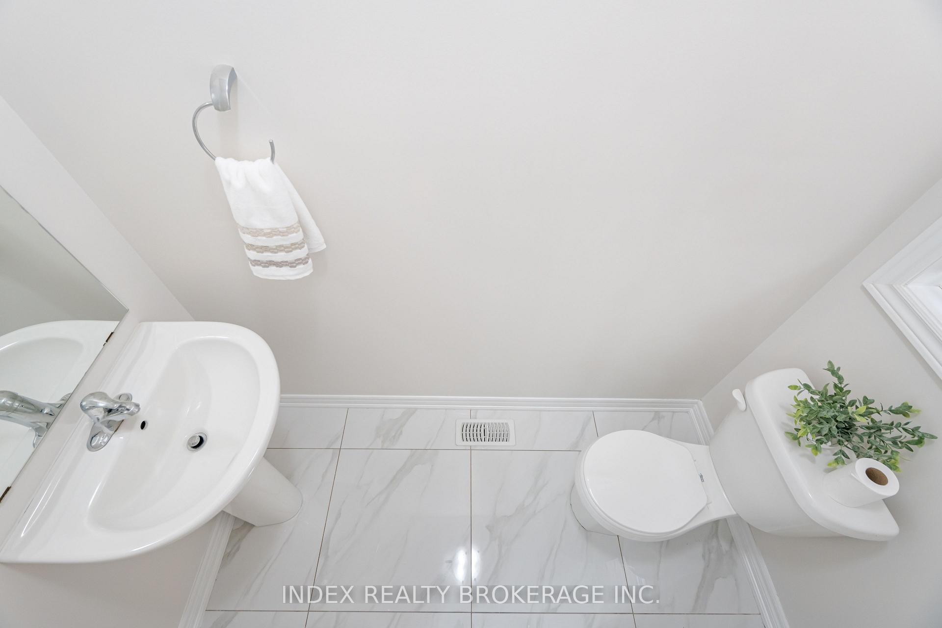 Photo 6 of 86 Hanbury Crescent, Brampton, Credit Valley — HOMEH