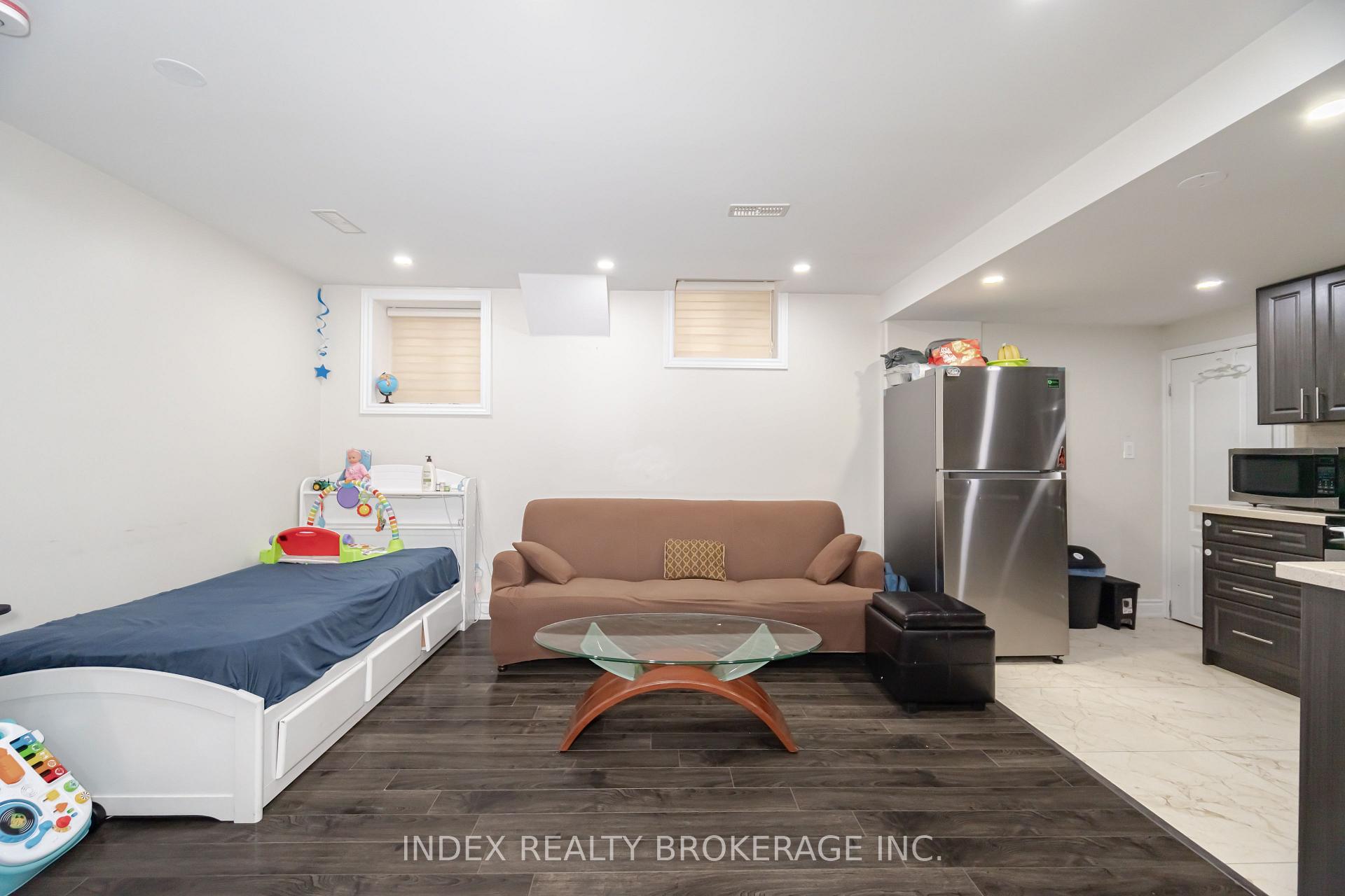 Photo 23 of 86 Hanbury Crescent, Brampton, Credit Valley — HOMEH