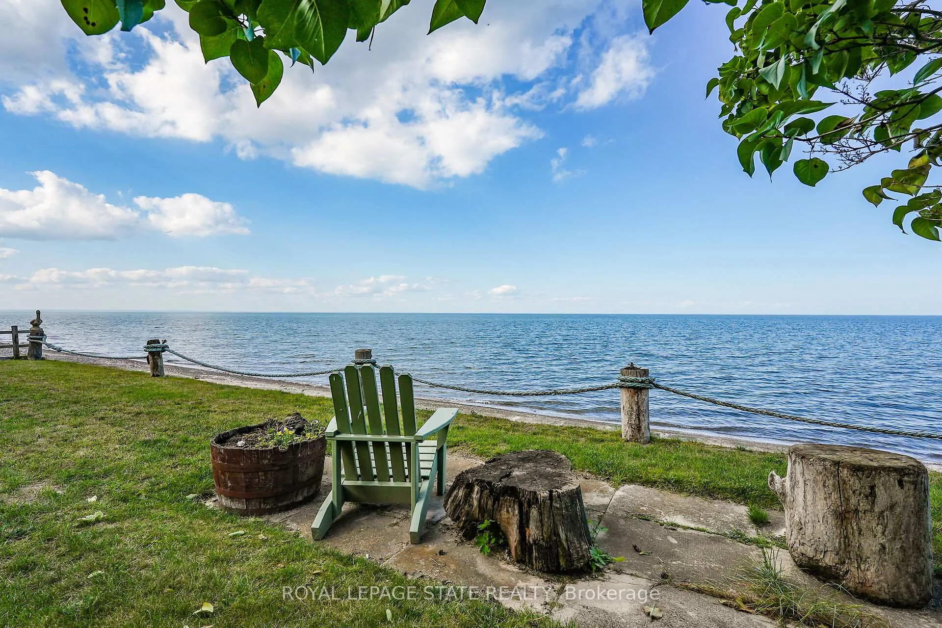 Photo 10 of 10 Tupper Boulevard, Grimsby, Grimsby Beach — HOMEH