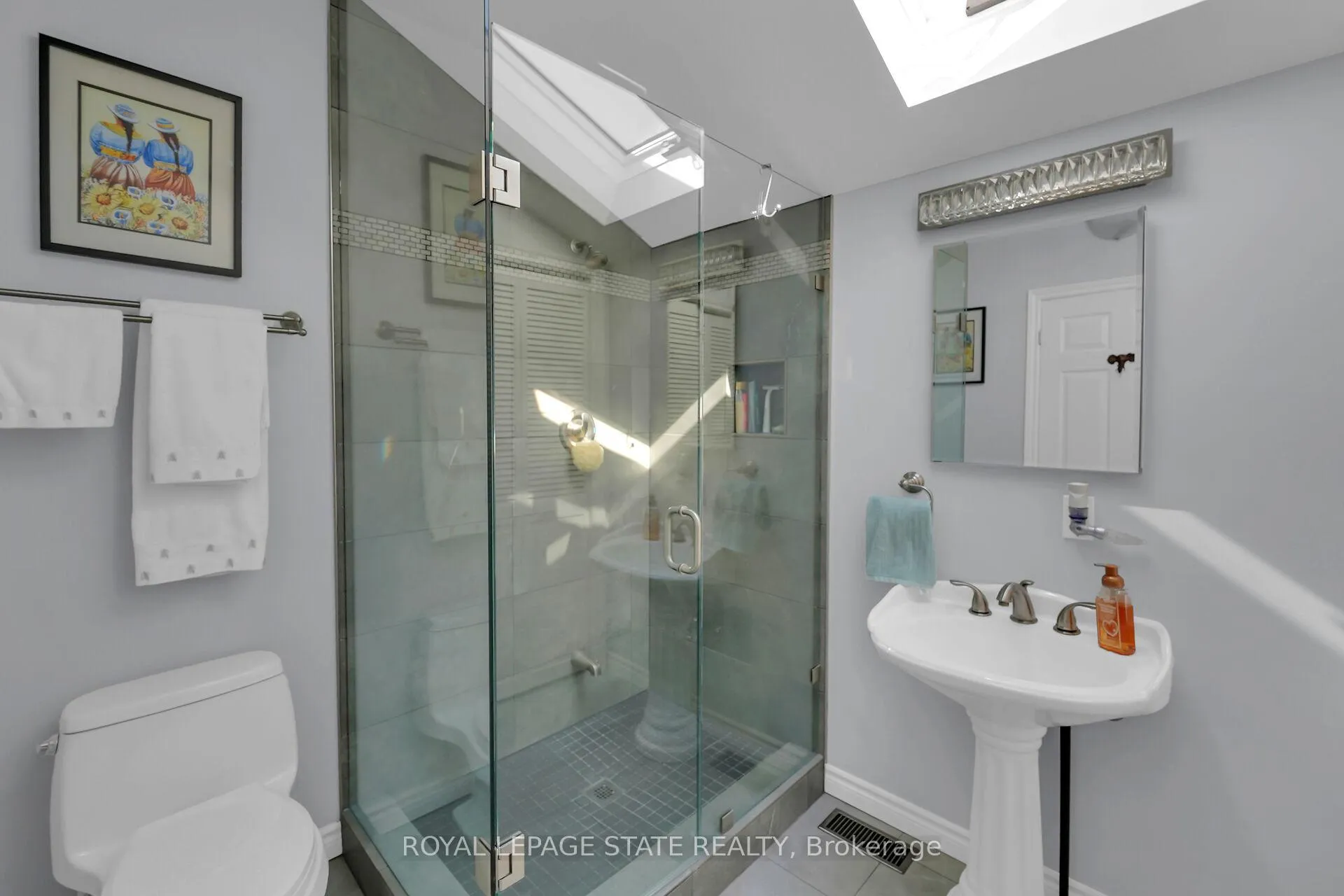 Photo 36 of 10 Tupper Boulevard, Grimsby, Grimsby Beach — HOMEH