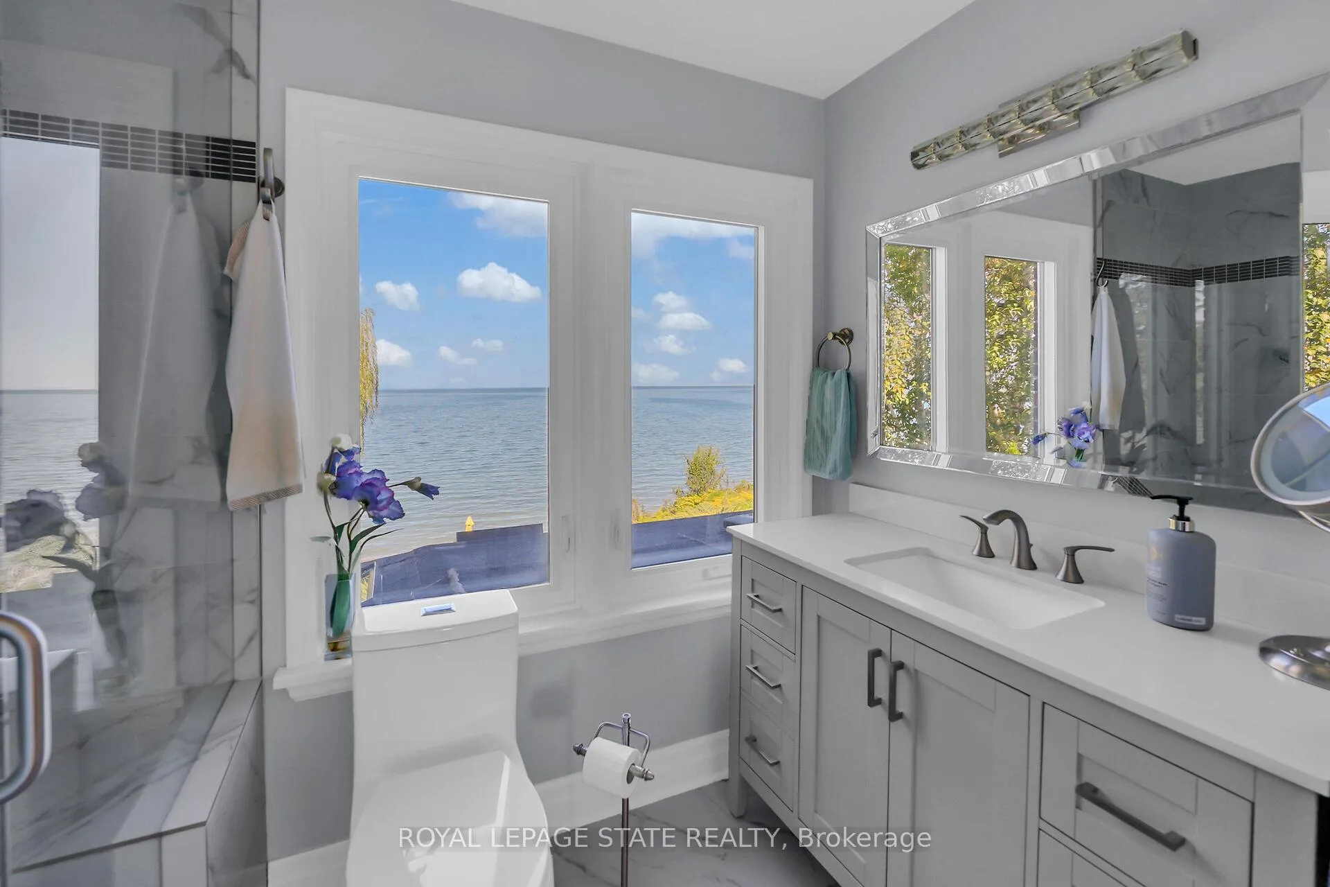Photo 40 of 10 Tupper Boulevard, Grimsby, Grimsby Beach — HOMEH