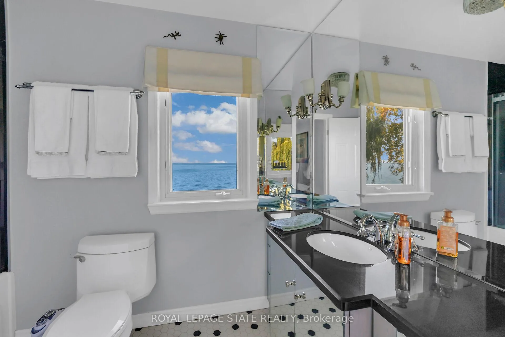 Photo 44 of 10 Tupper Boulevard, Grimsby, Grimsby Beach — HOMEH