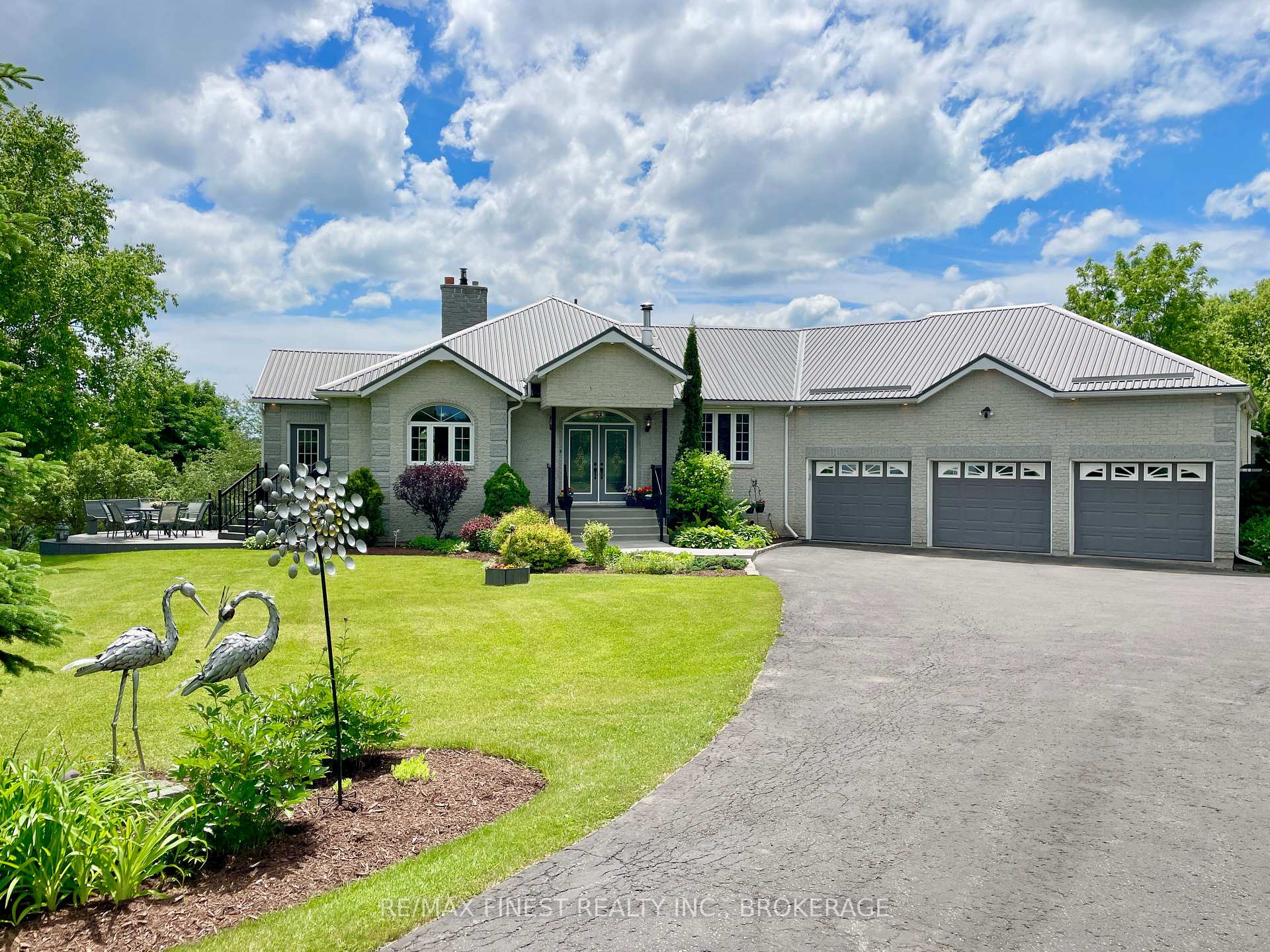 Photo 3 of 4617 Bedford Road, Frontenac, Frontenac South — HOMEH