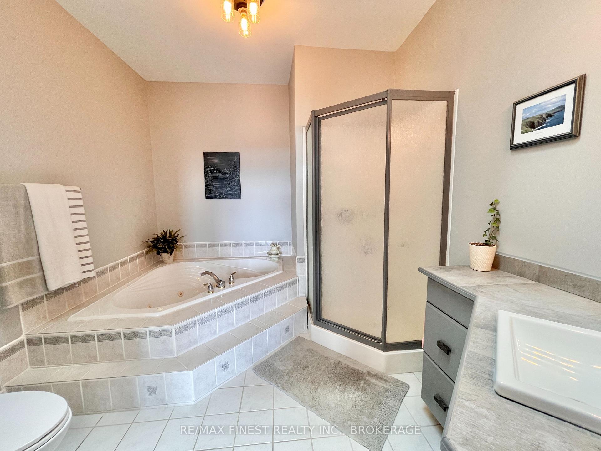Photo 24 of 4617 Bedford Road, Frontenac, Frontenac South — HOMEH