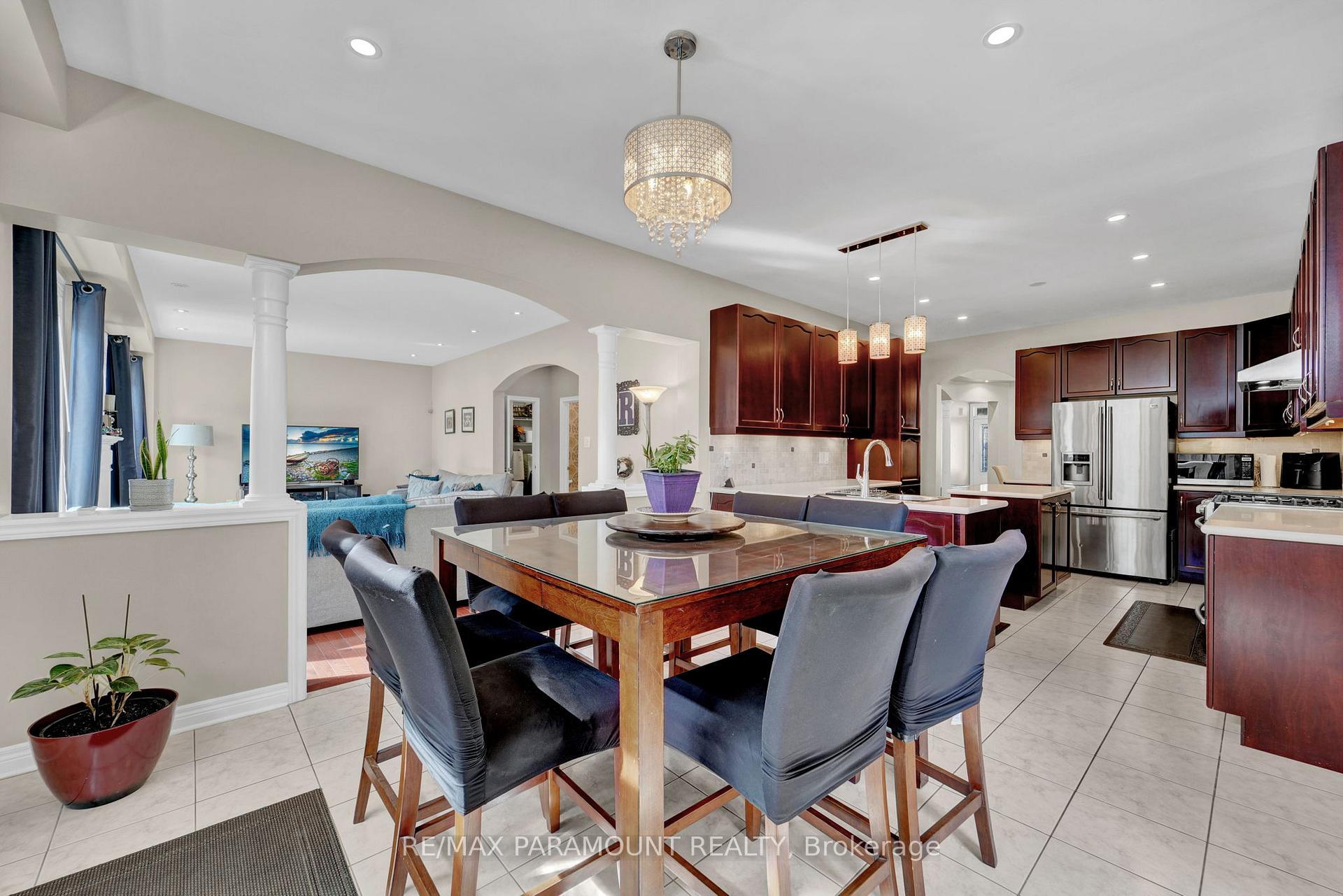 Photo 10 of 8 Eaglelanding Drive, Brampton, Bram East — HOMEH