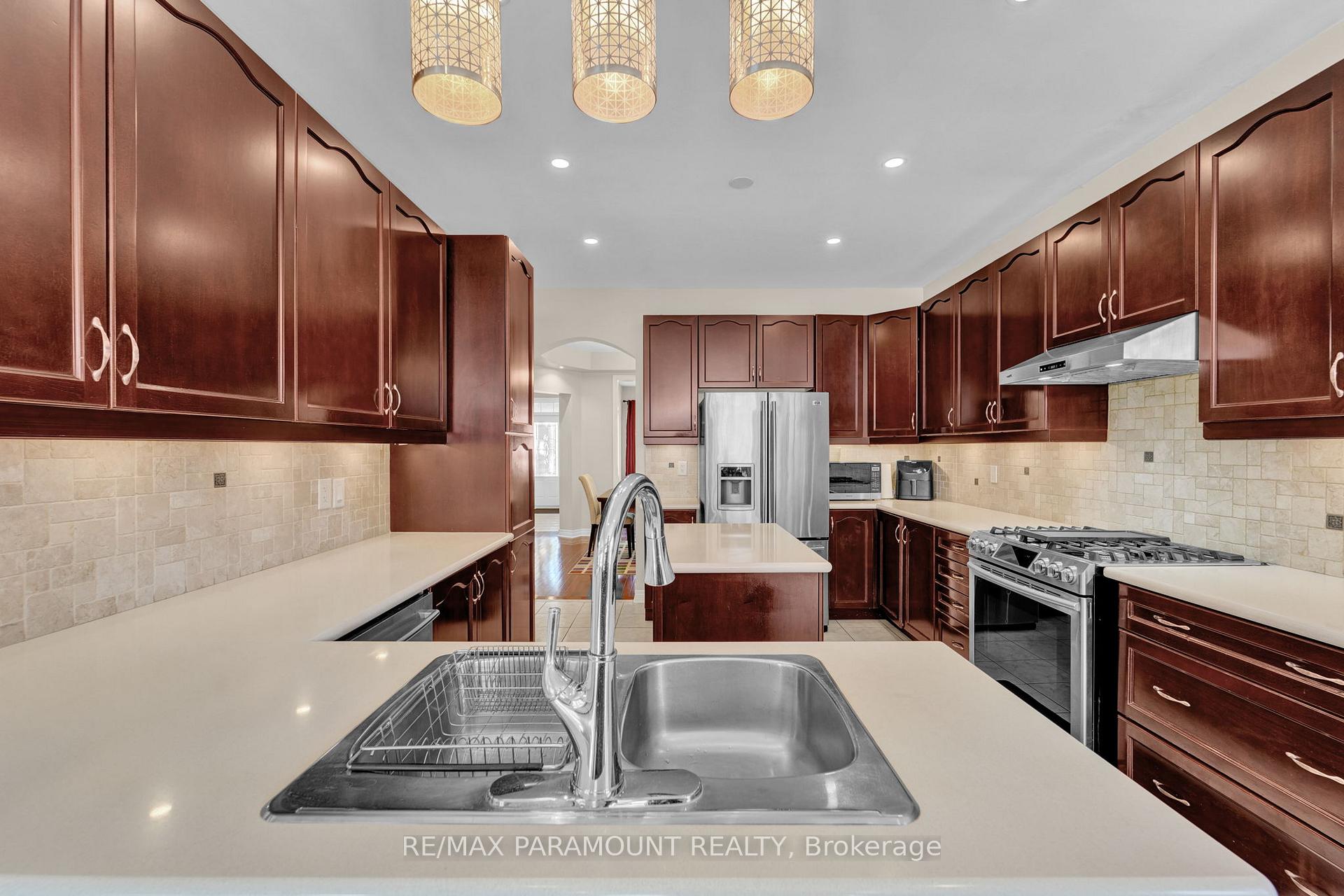 Photo 49 of 8 Eaglelanding Drive, Brampton, Bram East — HOMEH