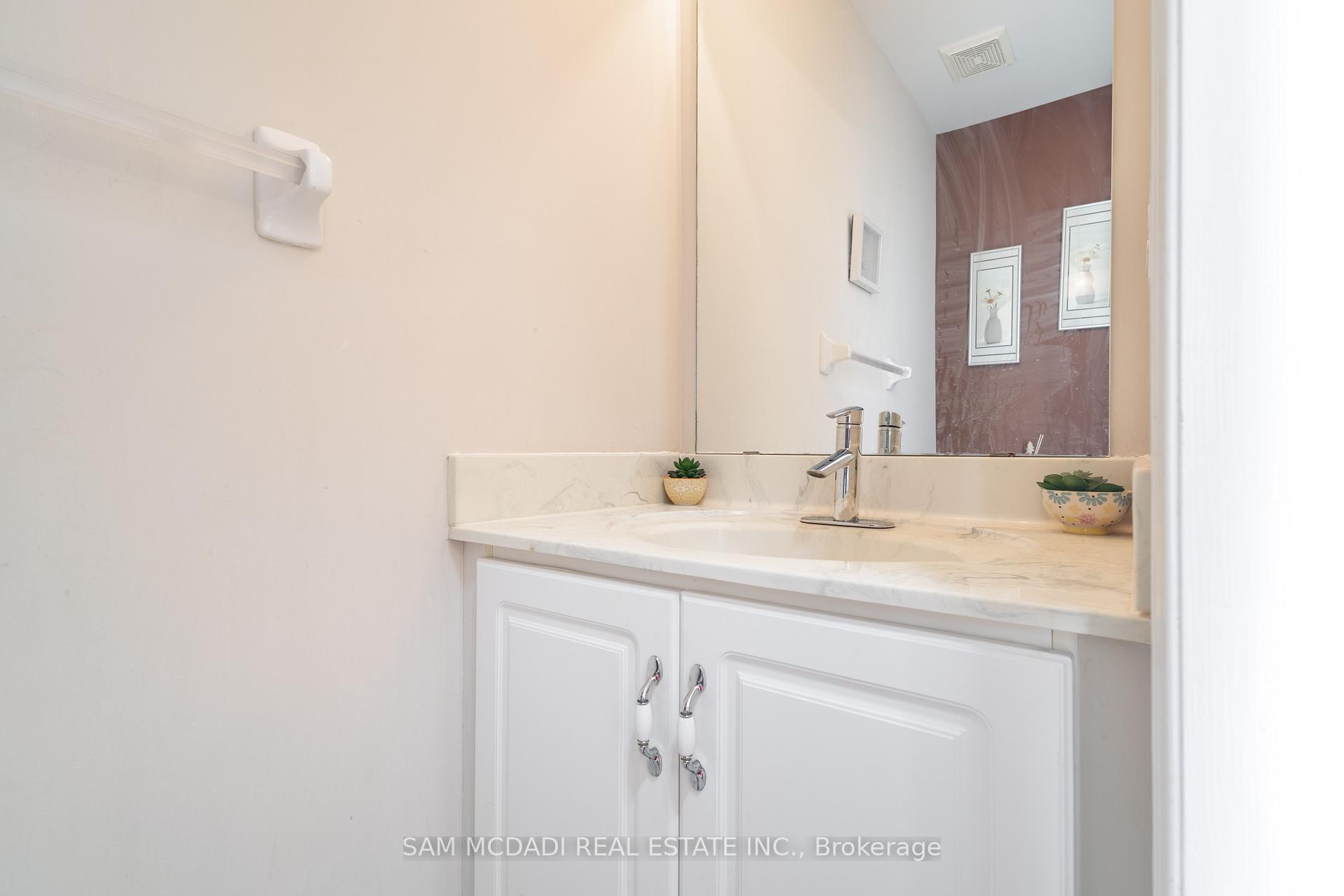 Photo 3 of 5562 Katy Gate, Mississauga, Churchill Meadows — HOMEH