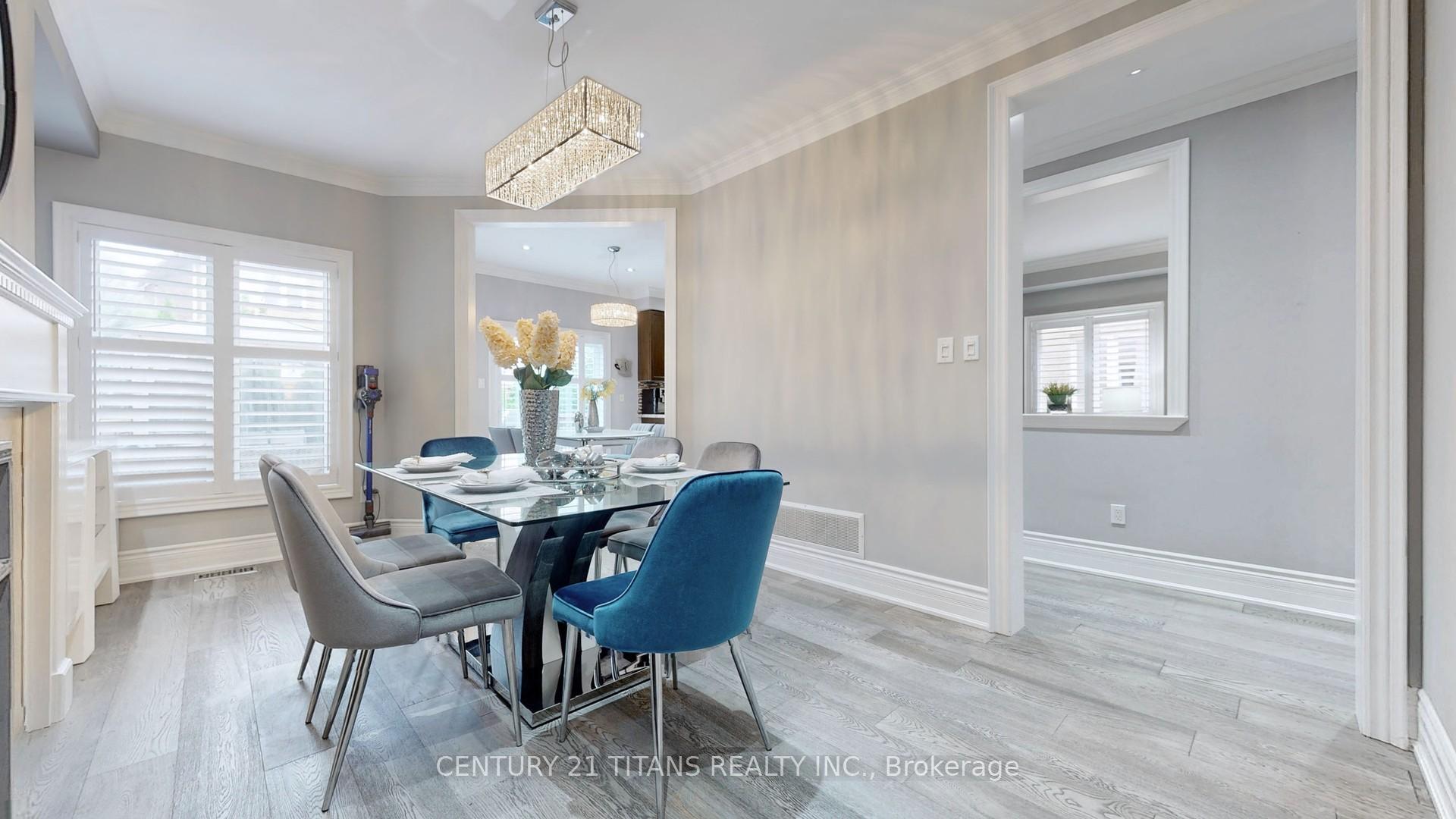 Photo 3 of 23 Santa Amato Crescent, Vaughan, Patterson — HOMEH