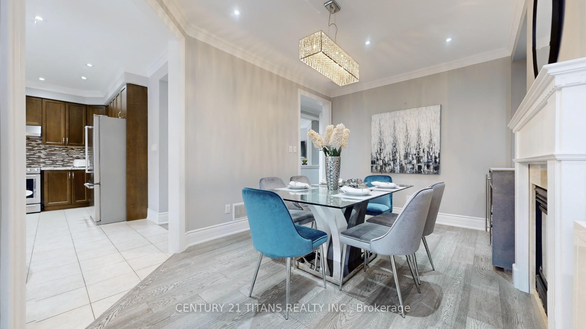 Photo 2 of 23 Santa Amato Crescent, Vaughan, Patterson — HOMEH