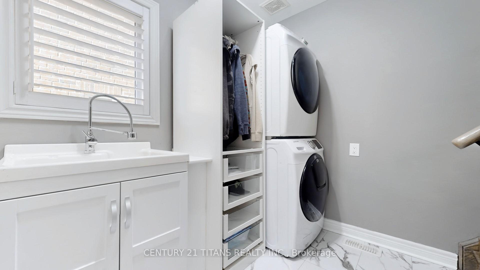 Photo 16 of 23 Santa Amato Crescent, Vaughan, Patterson — HOMEH