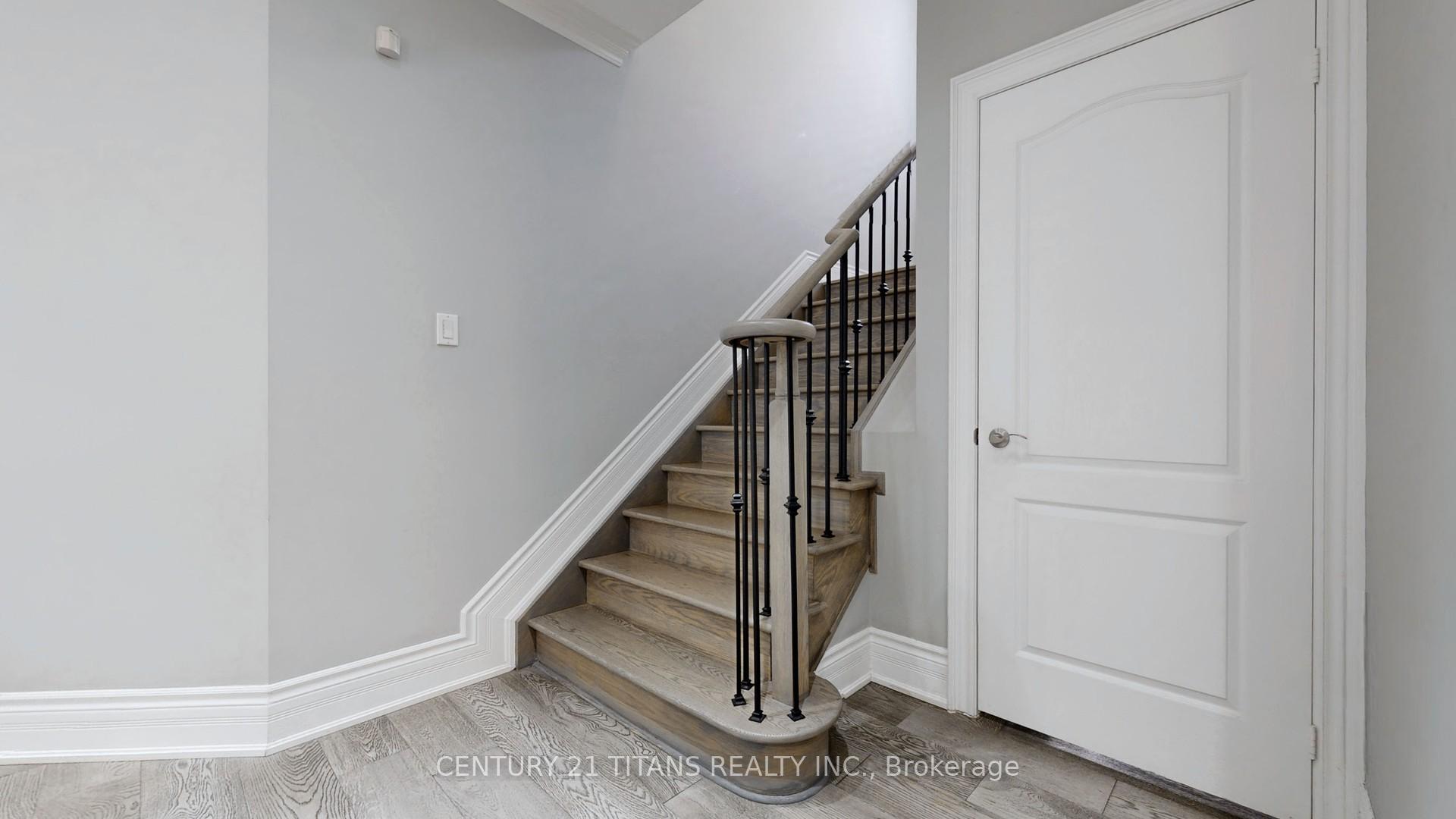 Photo 15 of 23 Santa Amato Crescent, Vaughan, Patterson — HOMEH