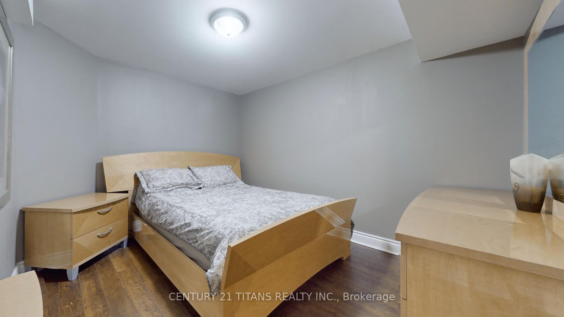 Photo 34 of 23 Santa Amato Crescent, Vaughan, Patterson — HOMEH