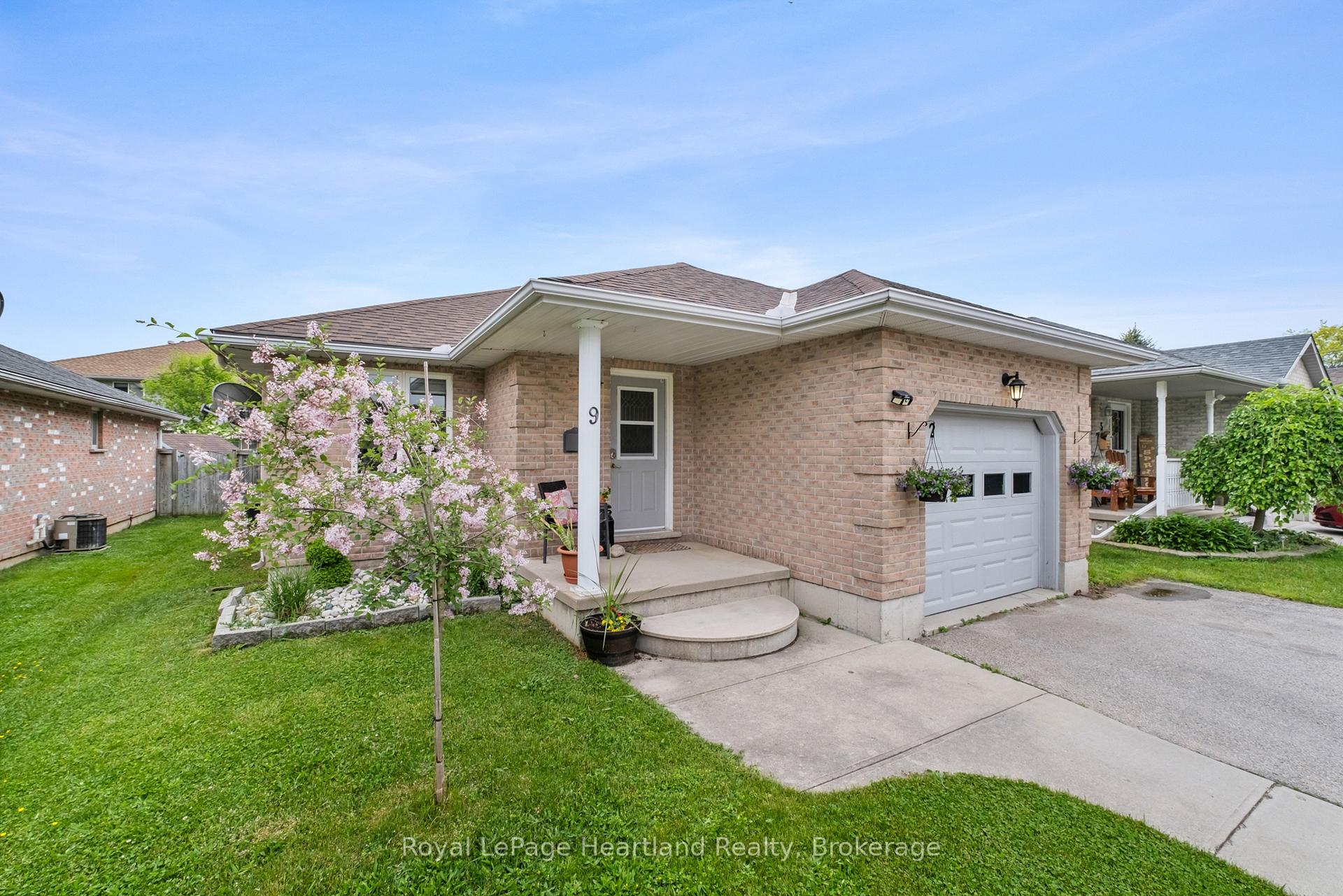 Photo 2 of 9 Parkhaven Crescent, St. Marys — HOMEH