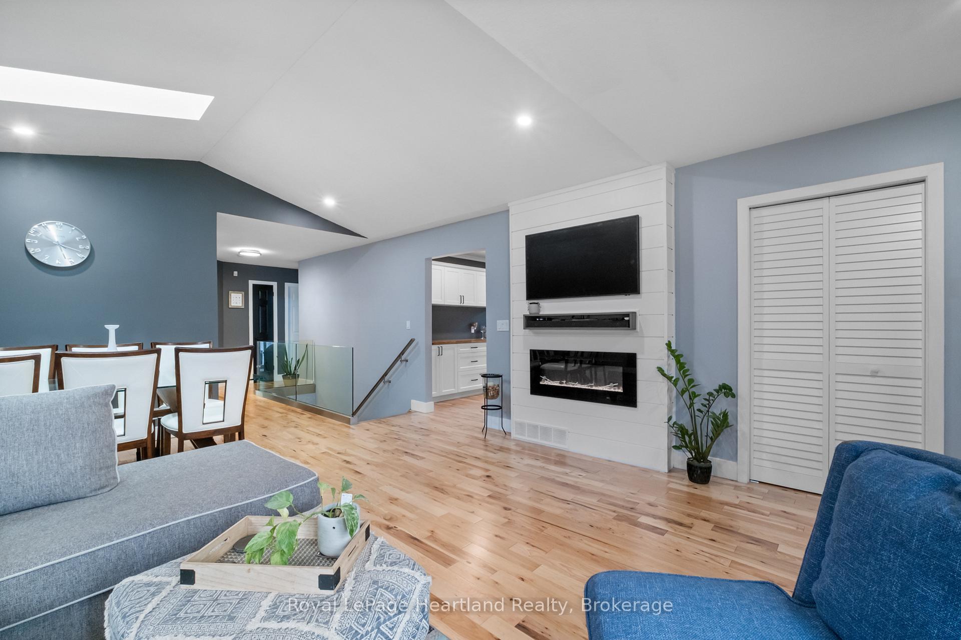 Photo 4 of 9 Parkhaven Crescent, St. Marys — HOMEH