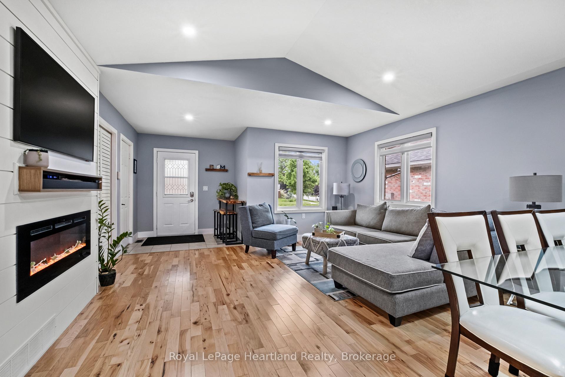 Photo 9 of 9 Parkhaven Crescent, St. Marys — HOMEH