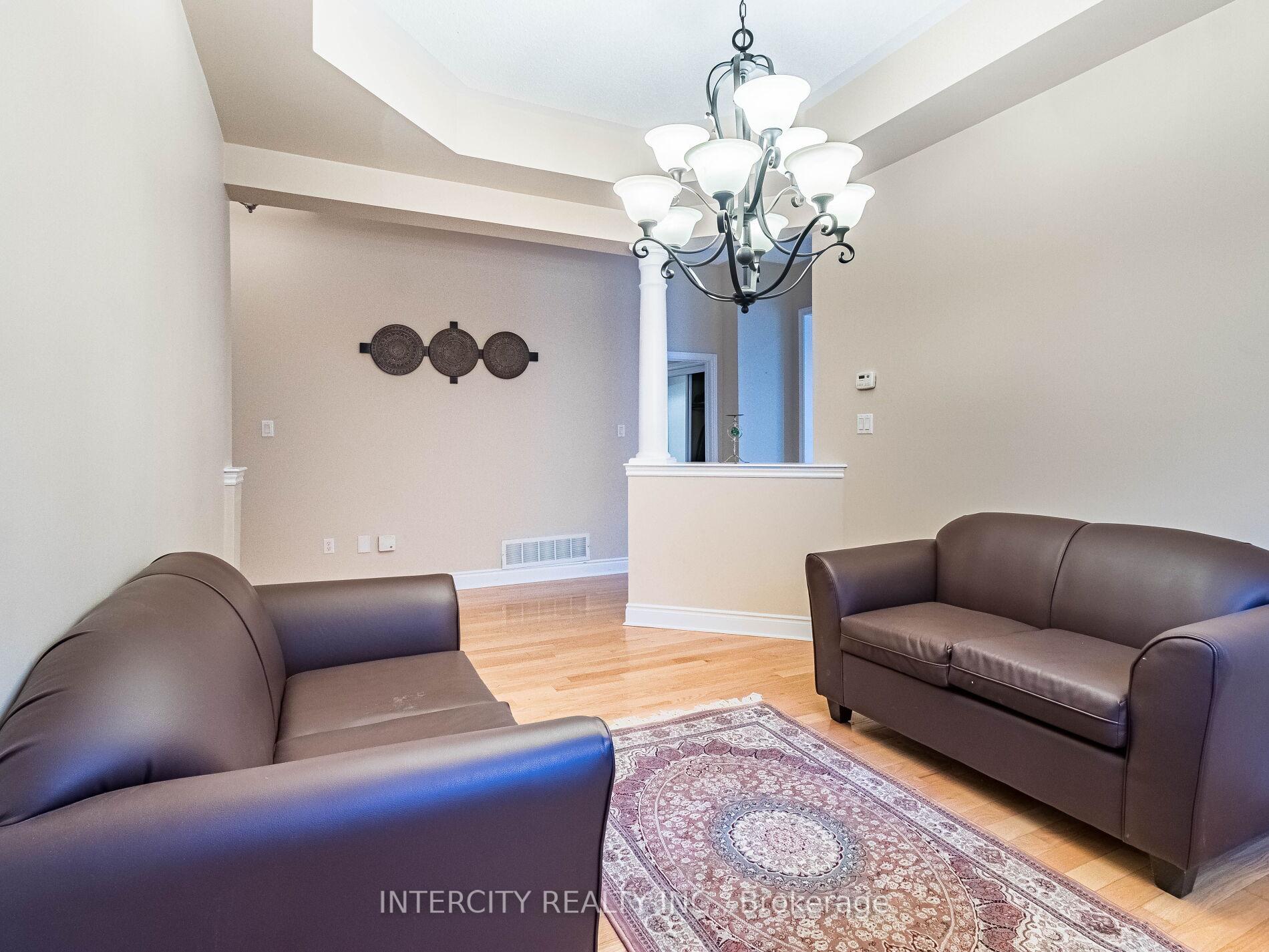 Photo 14 of 35 Fontainebleu Road, Brampton, Vales of Castlemore North — HOMEH