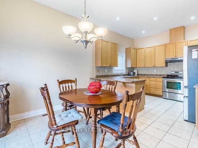 Photo 6 of 35 Fontainebleu Road, Brampton, Vales of Castlemore North — HOMEH