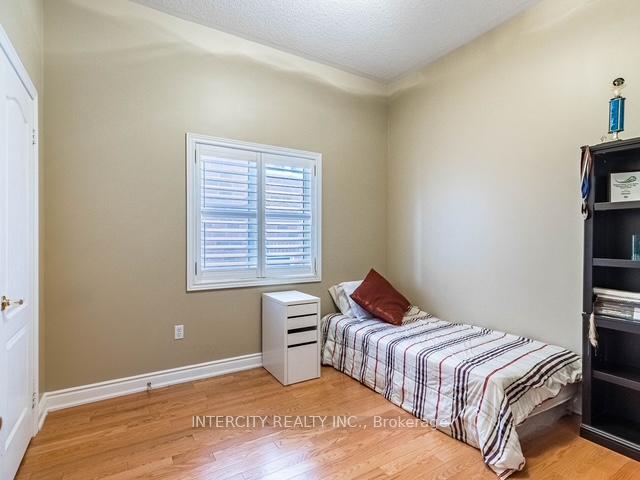 Photo 31 of 35 Fontainebleu Road, Brampton, Vales of Castlemore North — HOMEH