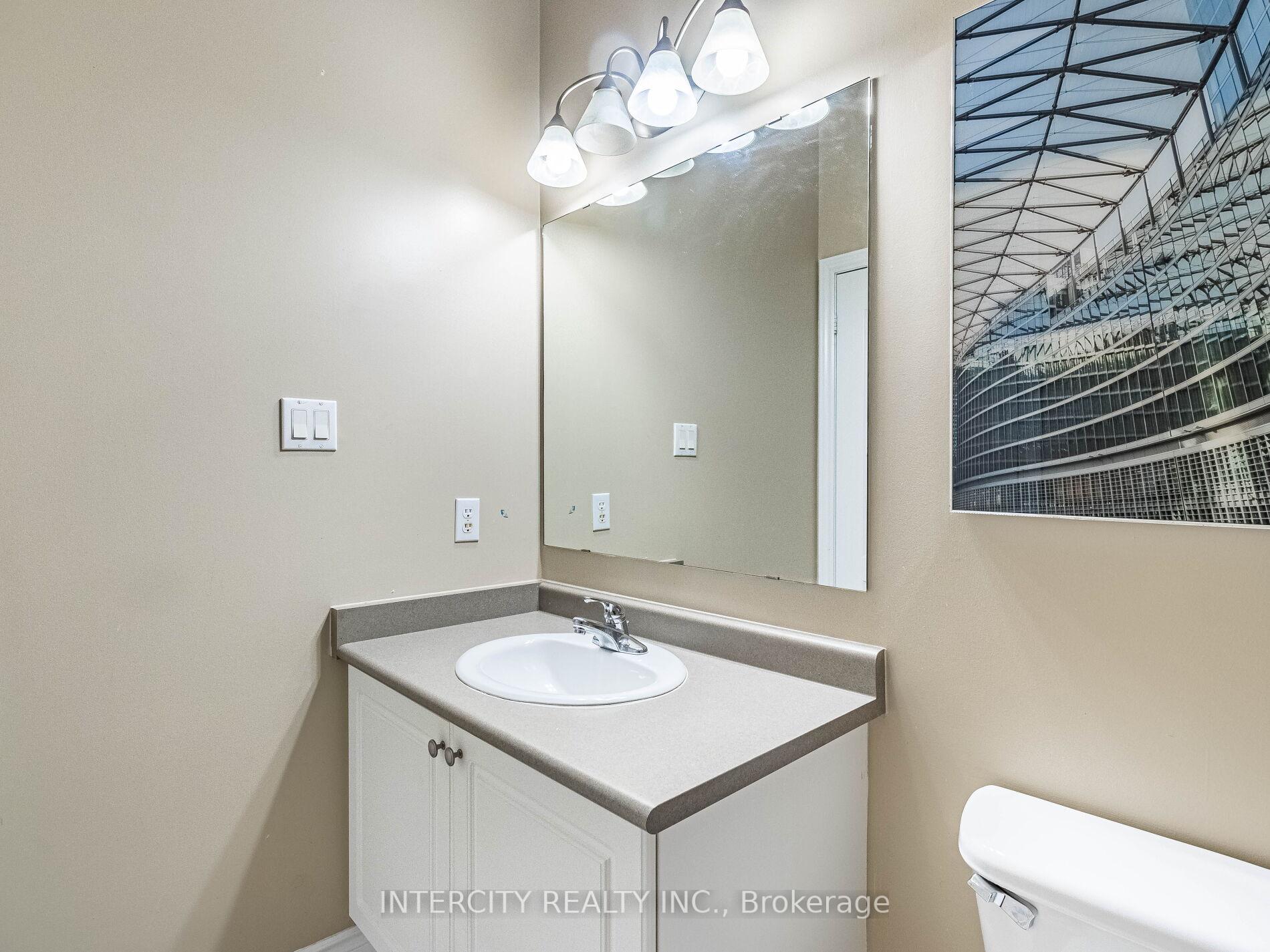 Photo 19 of 35 Fontainebleu Road, Brampton, Vales of Castlemore North — HOMEH