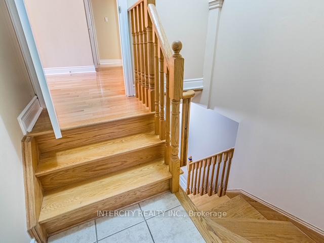 Photo 17 of 35 Fontainebleu Road, Brampton, Vales of Castlemore North — HOMEH