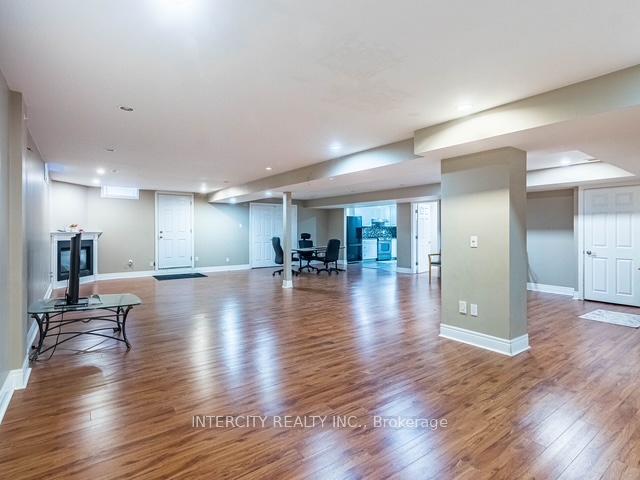 Photo 22 of 35 Fontainebleu Road, Brampton, Vales of Castlemore North — HOMEH