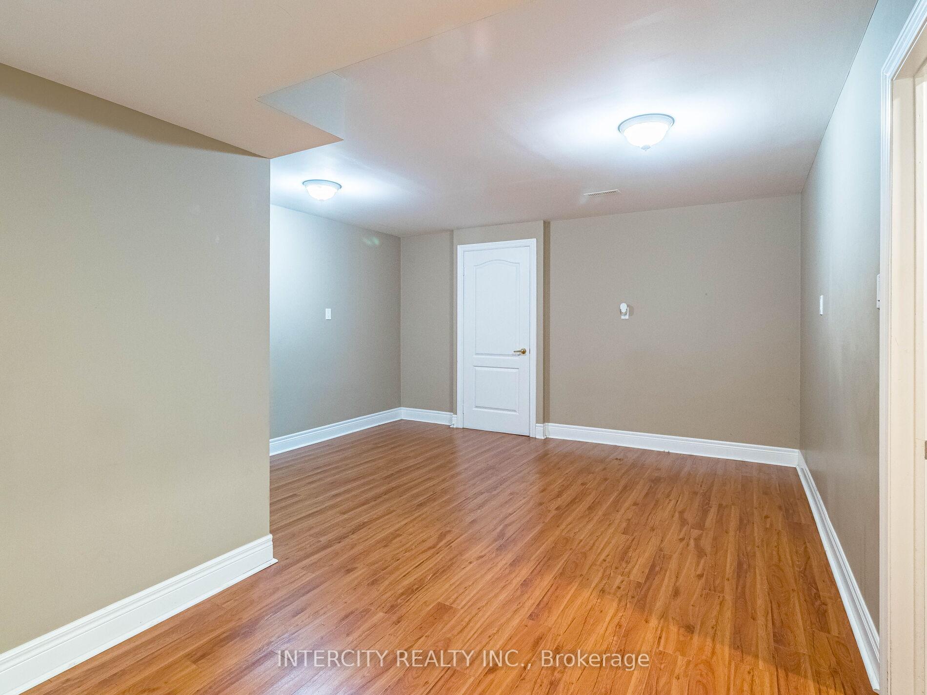 Photo 24 of 35 Fontainebleu Road, Brampton, Vales of Castlemore North — HOMEH