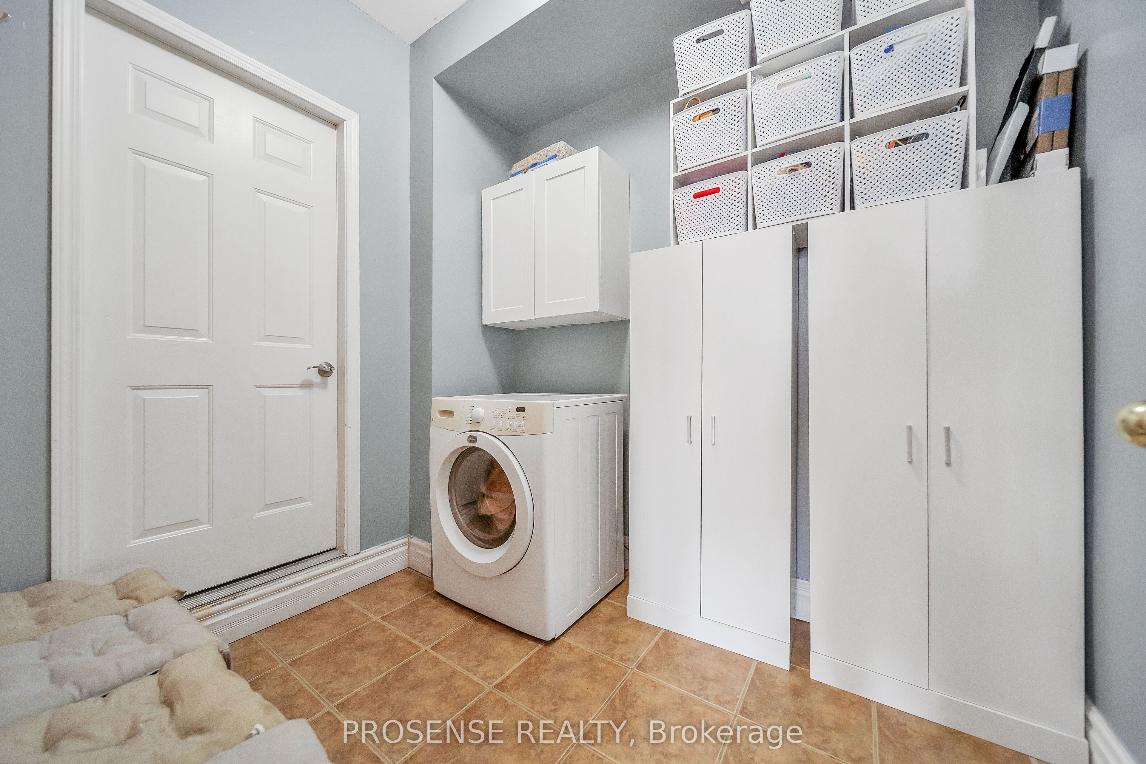 Photo 10 of 29 Ashby Field Road, Brampton, Credit Valley — HOMEH