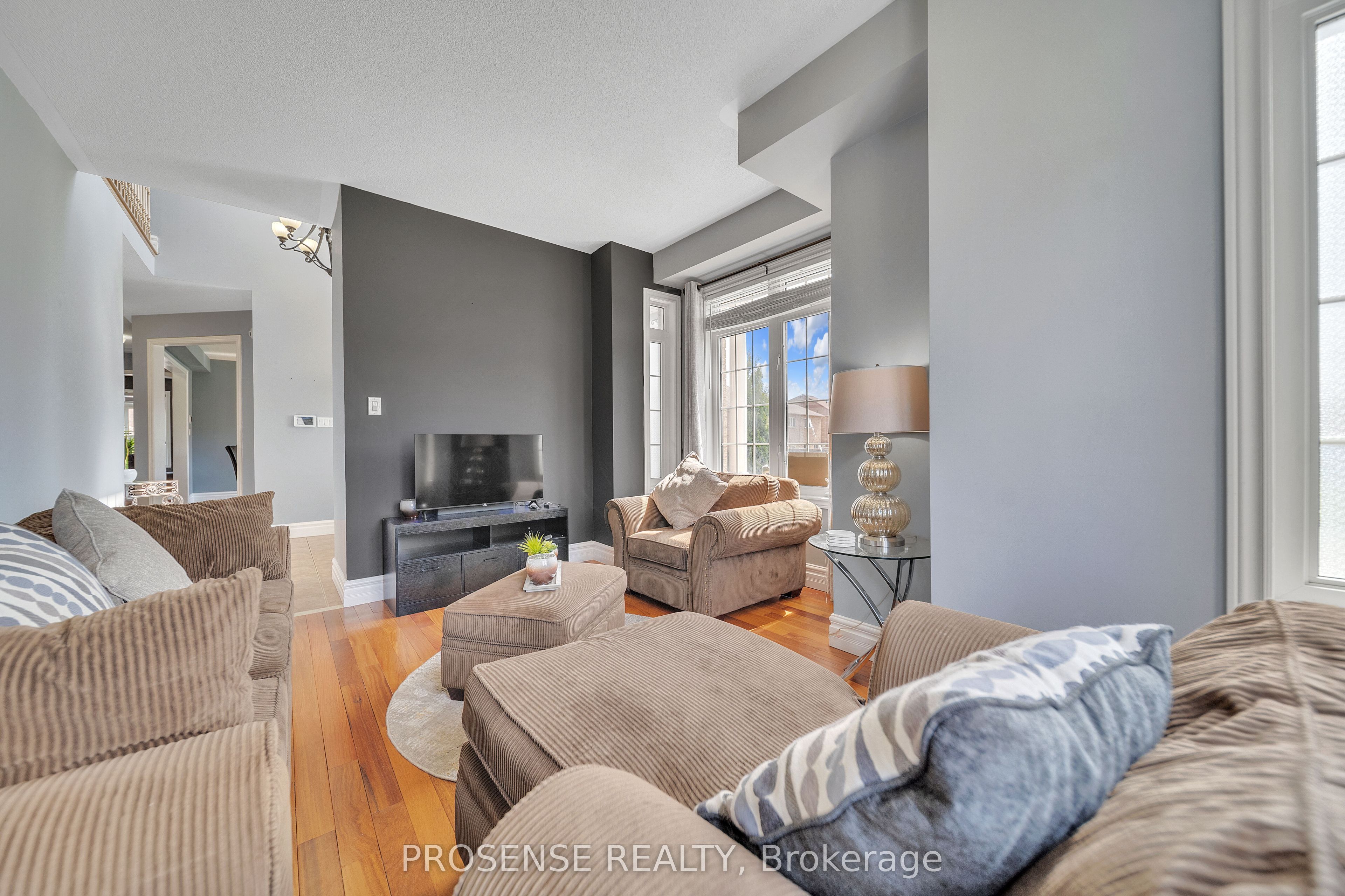 Photo 9 of 29 Ashby Field Road, Brampton, Credit Valley — HOMEH