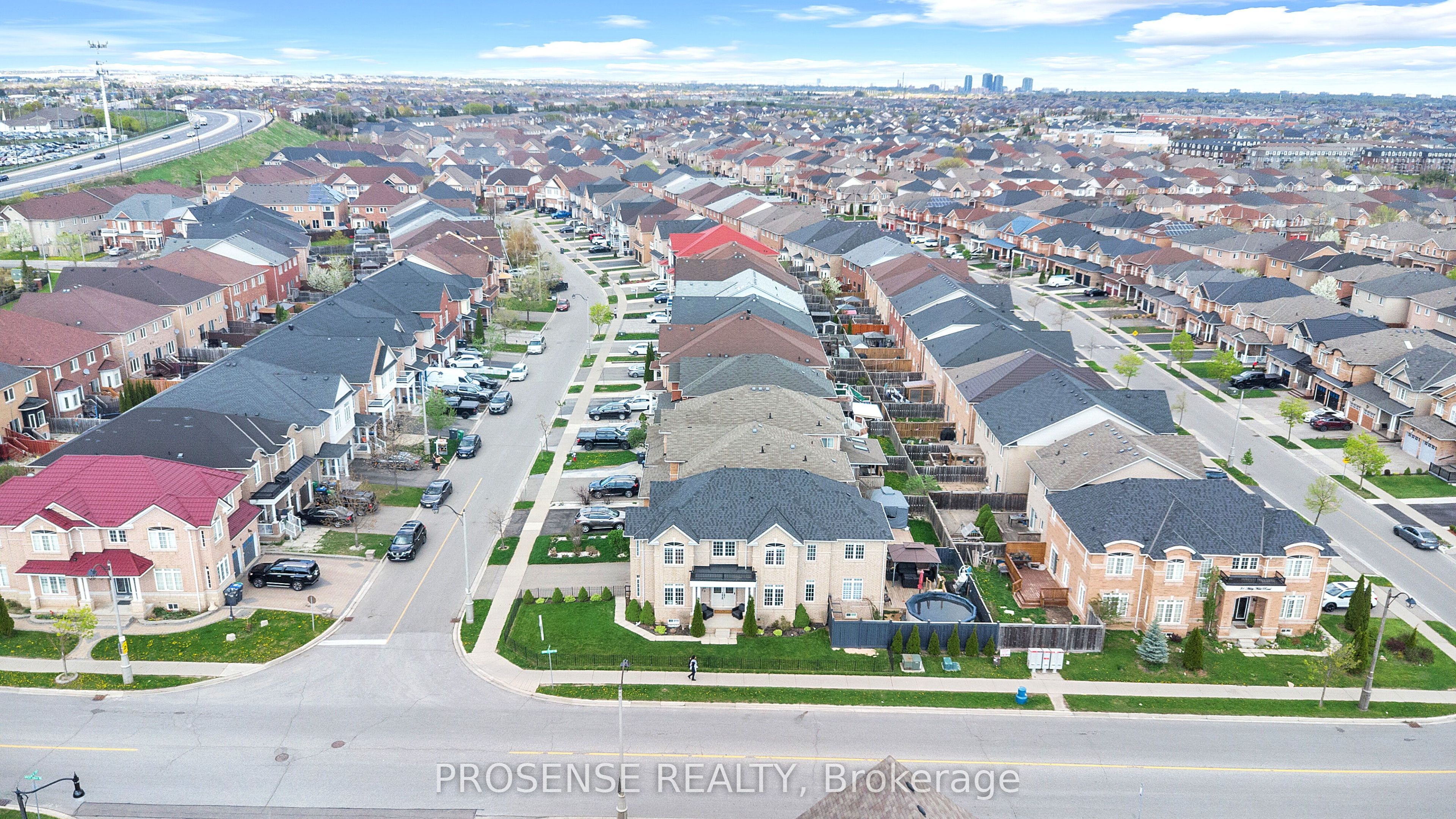 Photo 48 of 29 Ashby Field Road, Brampton, Credit Valley — HOMEH