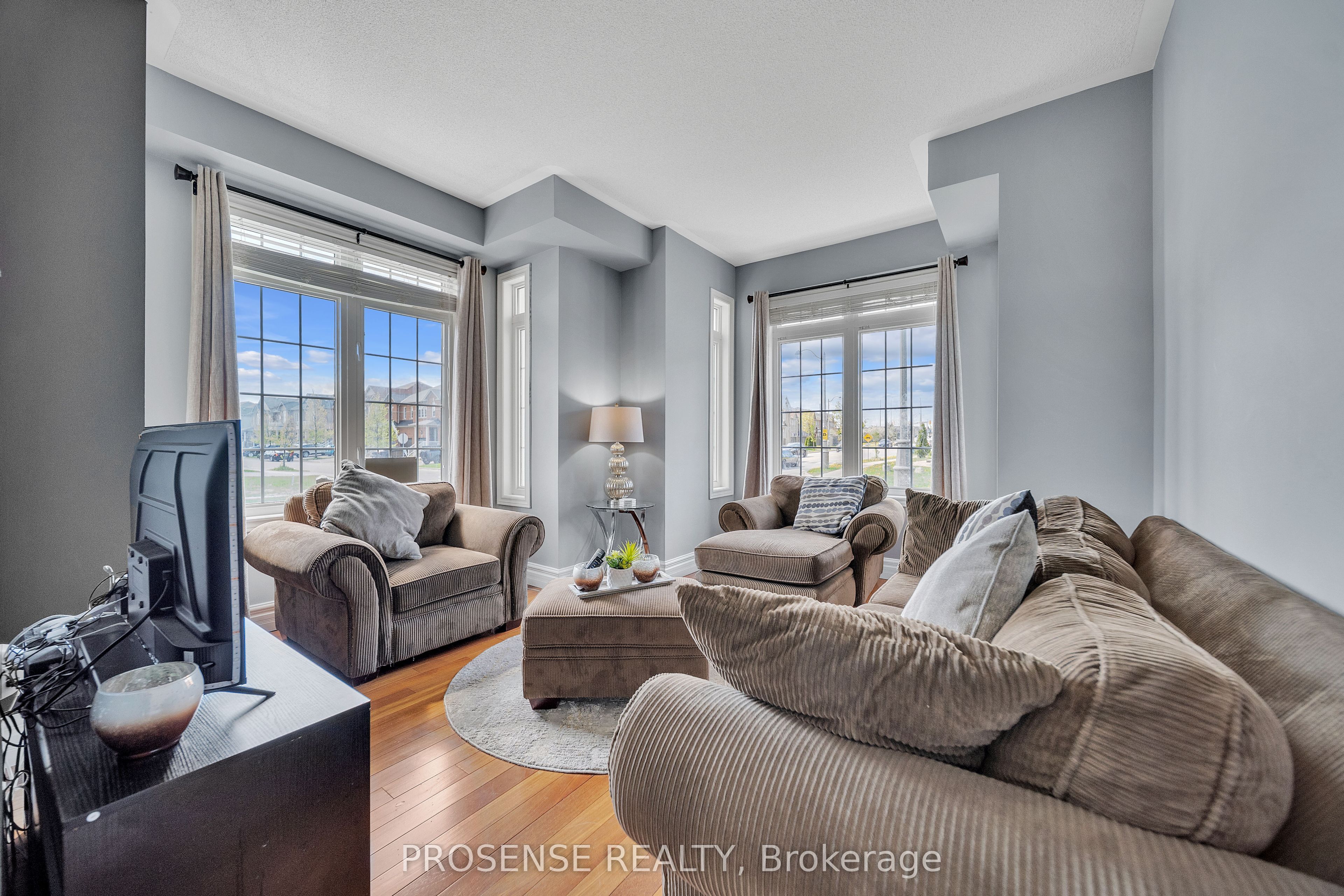 Photo 8 of 29 Ashby Field Road, Brampton, Credit Valley — HOMEH