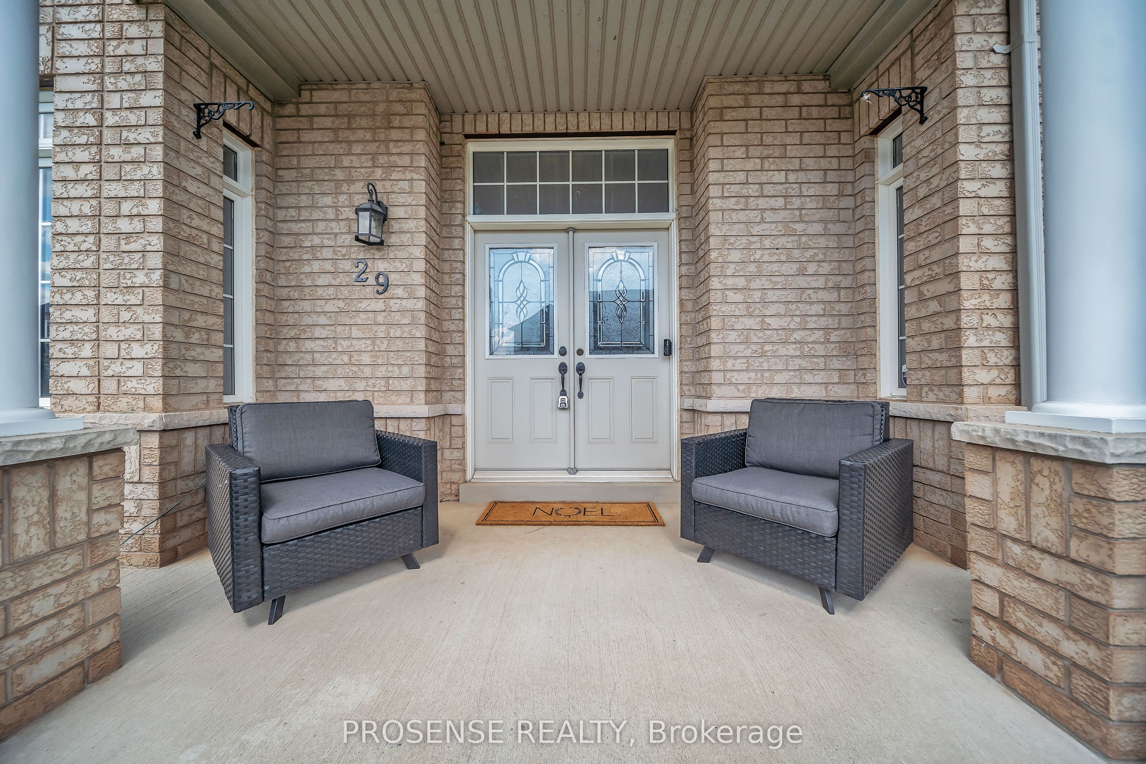 Photo 5 of 29 Ashby Field Road, Brampton, Credit Valley — HOMEH
