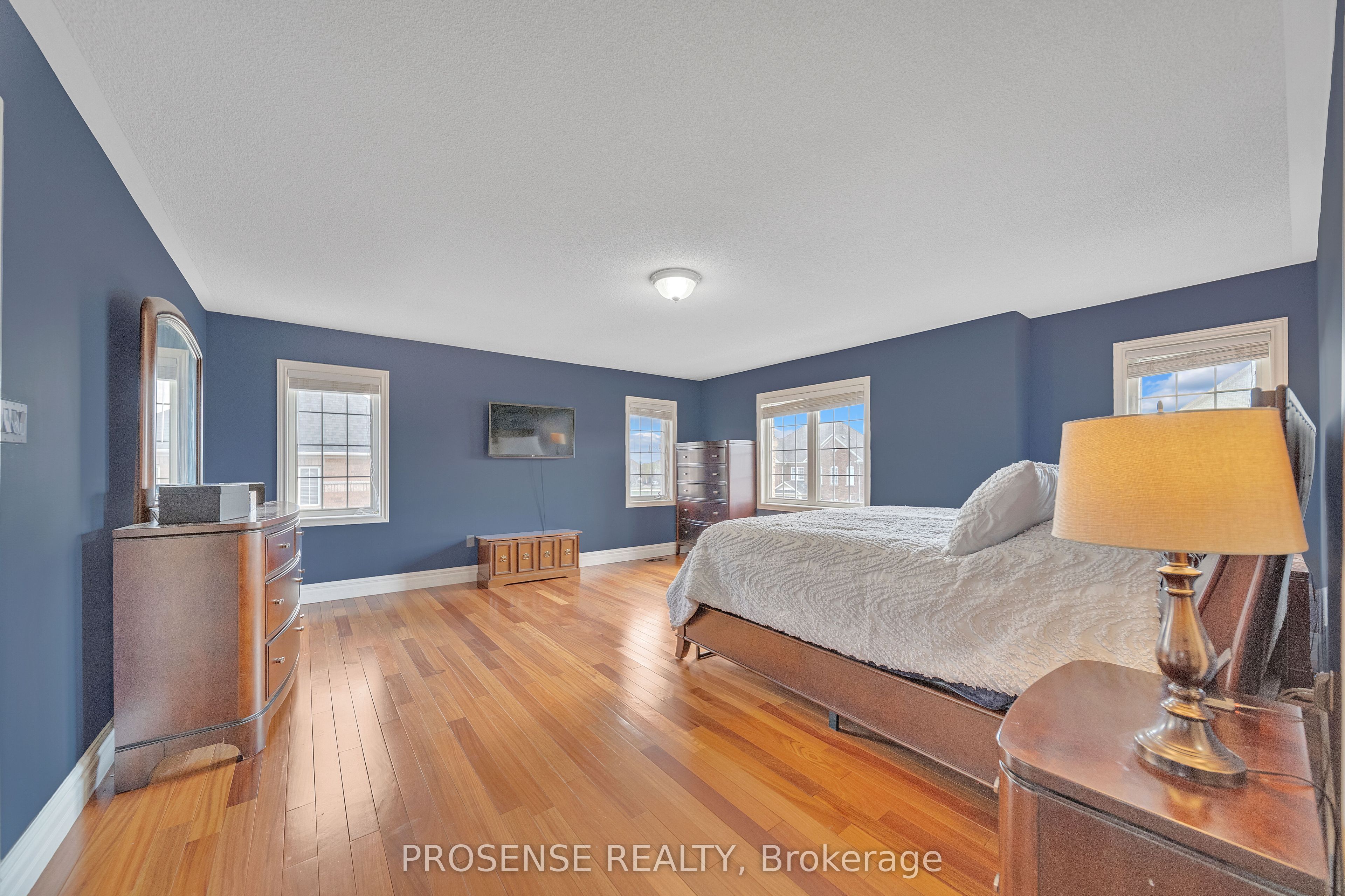 Photo 23 of 29 Ashby Field Road, Brampton, Credit Valley — HOMEH