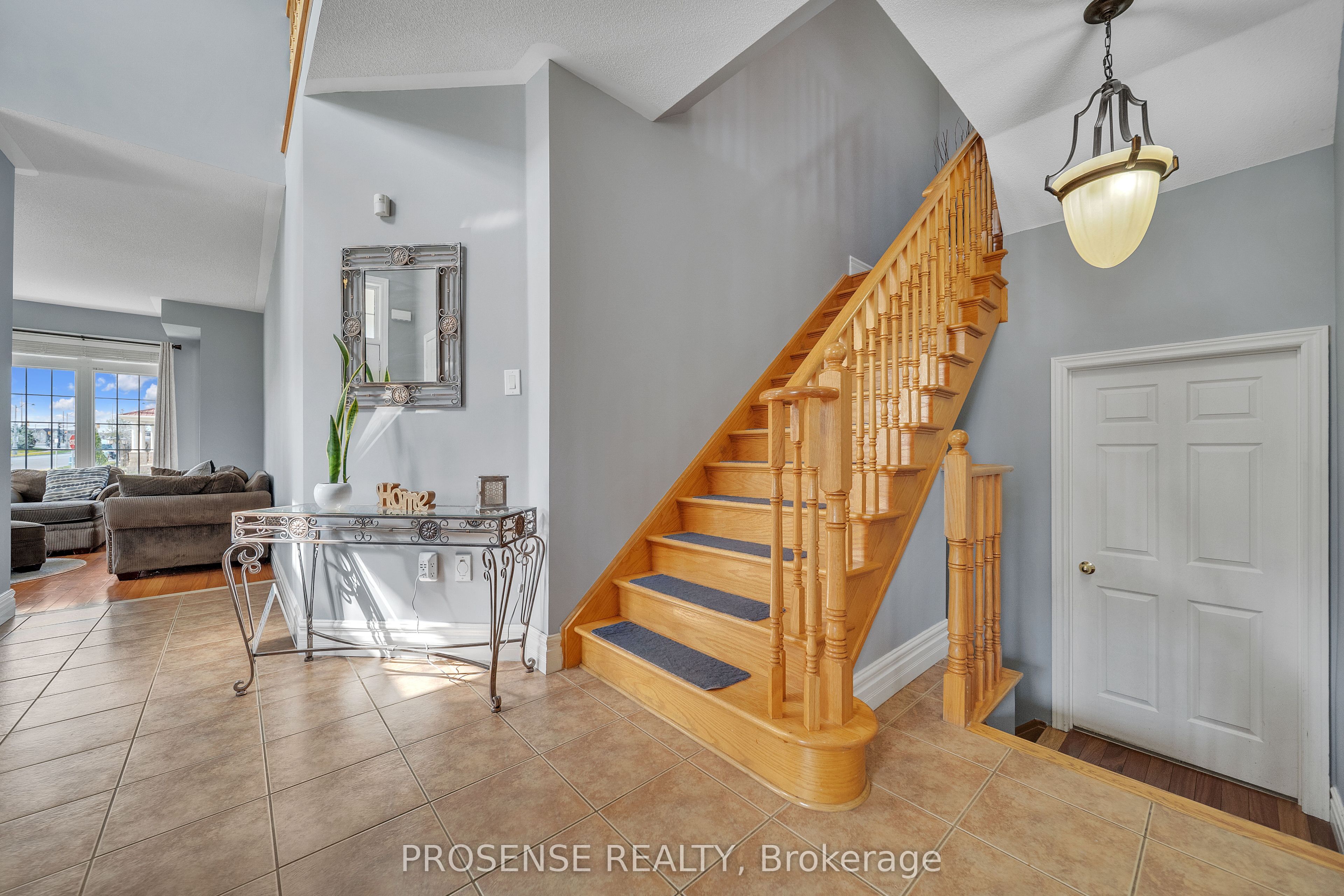 Photo 11 of 29 Ashby Field Road, Brampton, Credit Valley — HOMEH