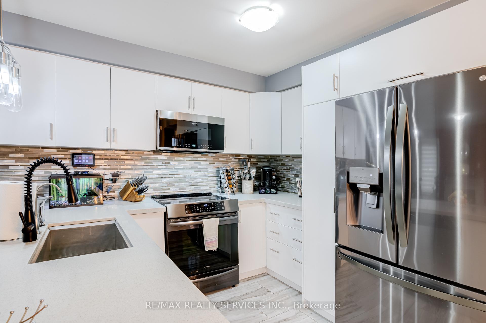 Photo 10 of 3883 Partition Road, Mississauga, Lisgar — HOMEH