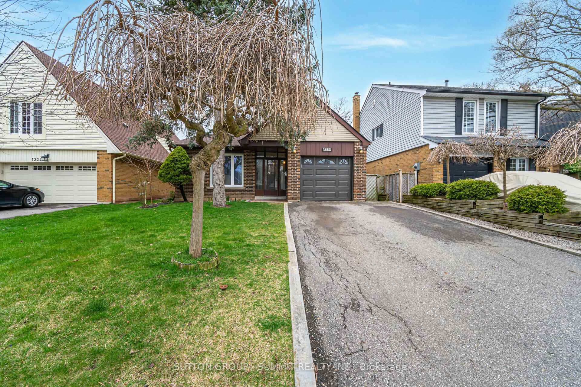 Photo 4 of 4238 Treetop Crescent, Mississauga, Erin Mills — HOMEH