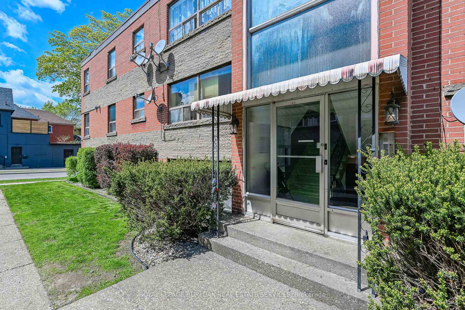 Photo 6 of 165 & 169 Park Row, Hamilton, Delta — HOMEH