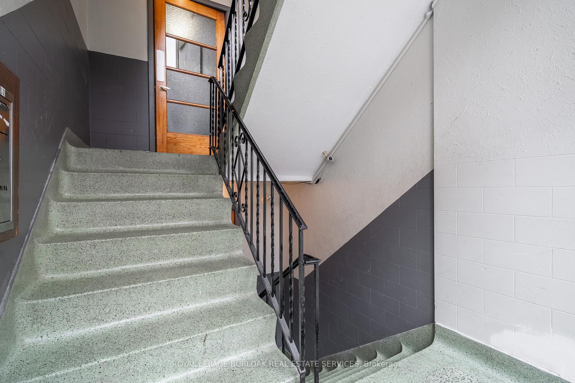 Photo 5 of 165 & 169 Park Row, Hamilton, Delta — HOMEH
