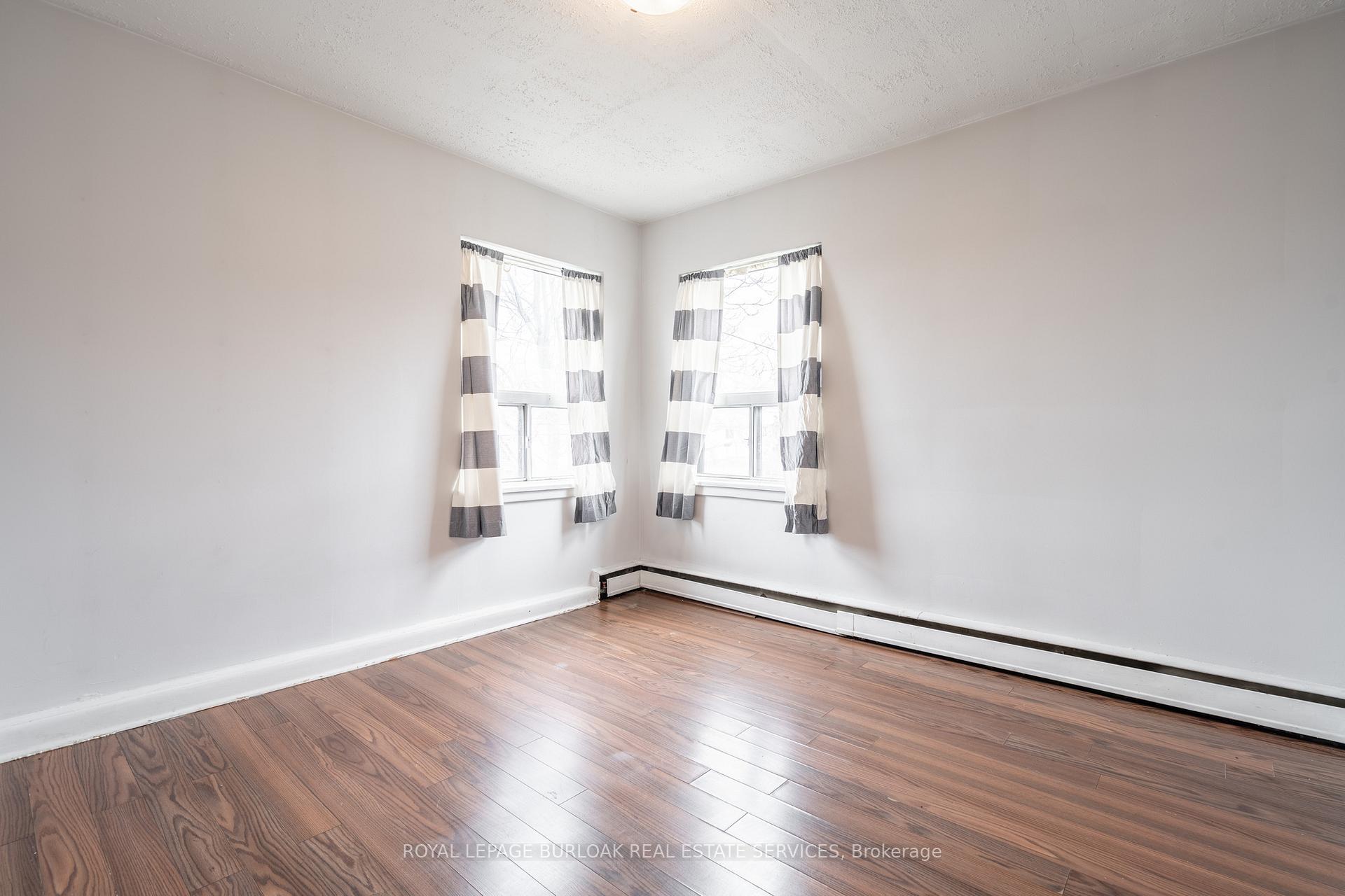 Photo 10 of 165 & 169 Park Row, Hamilton, Delta — HOMEH